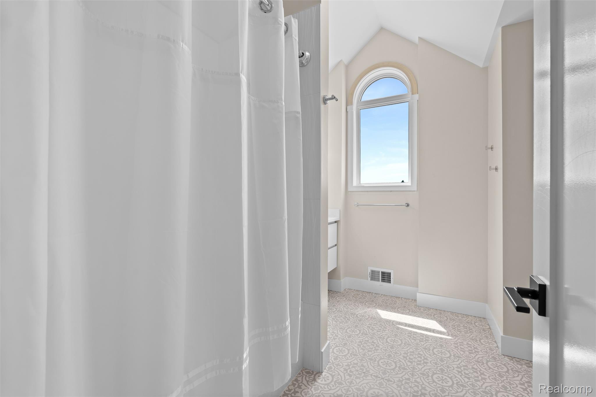 55550 Lee Road Property Photo 44