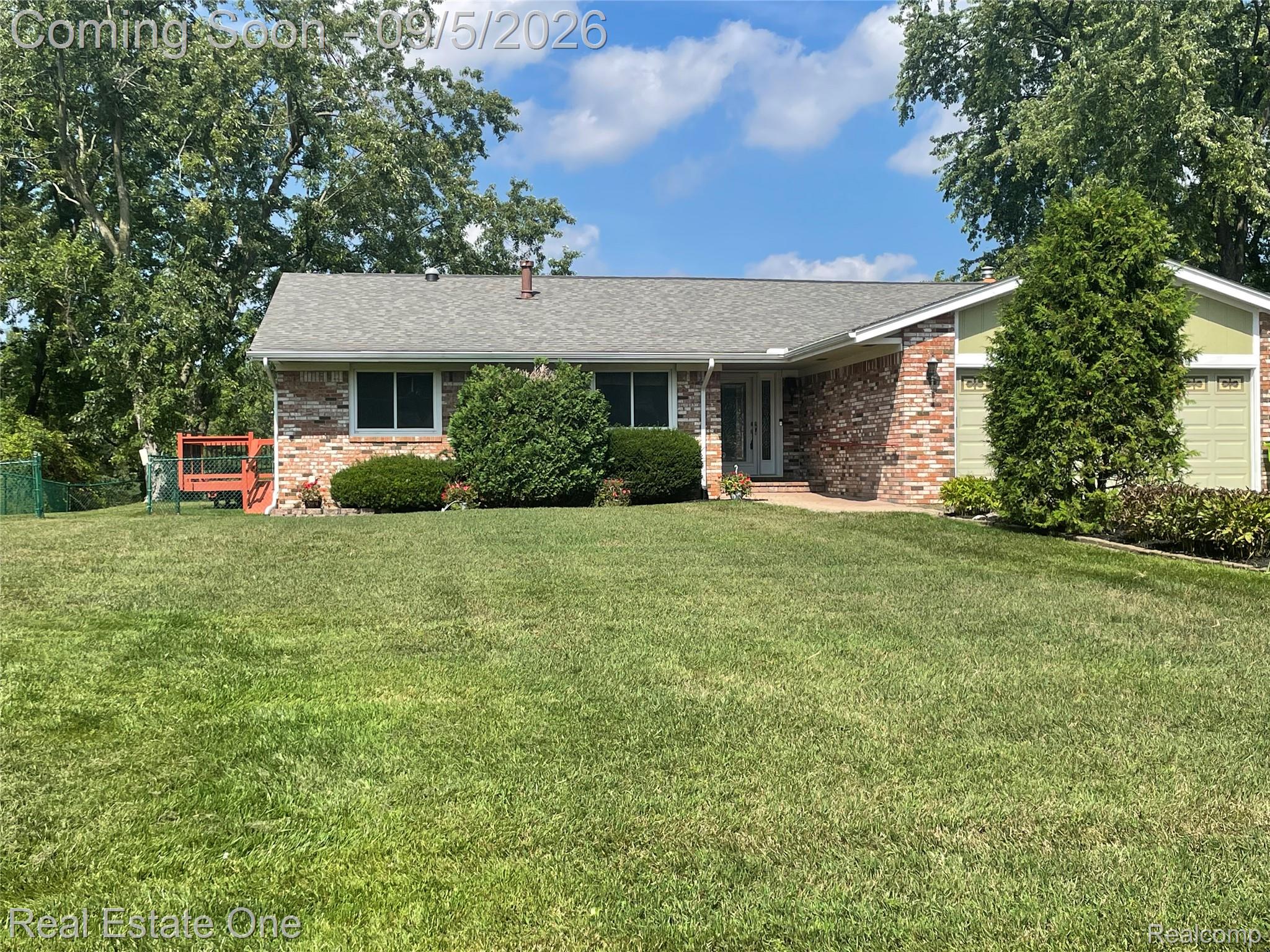 1910 Harwood Drive Property Photo 1
