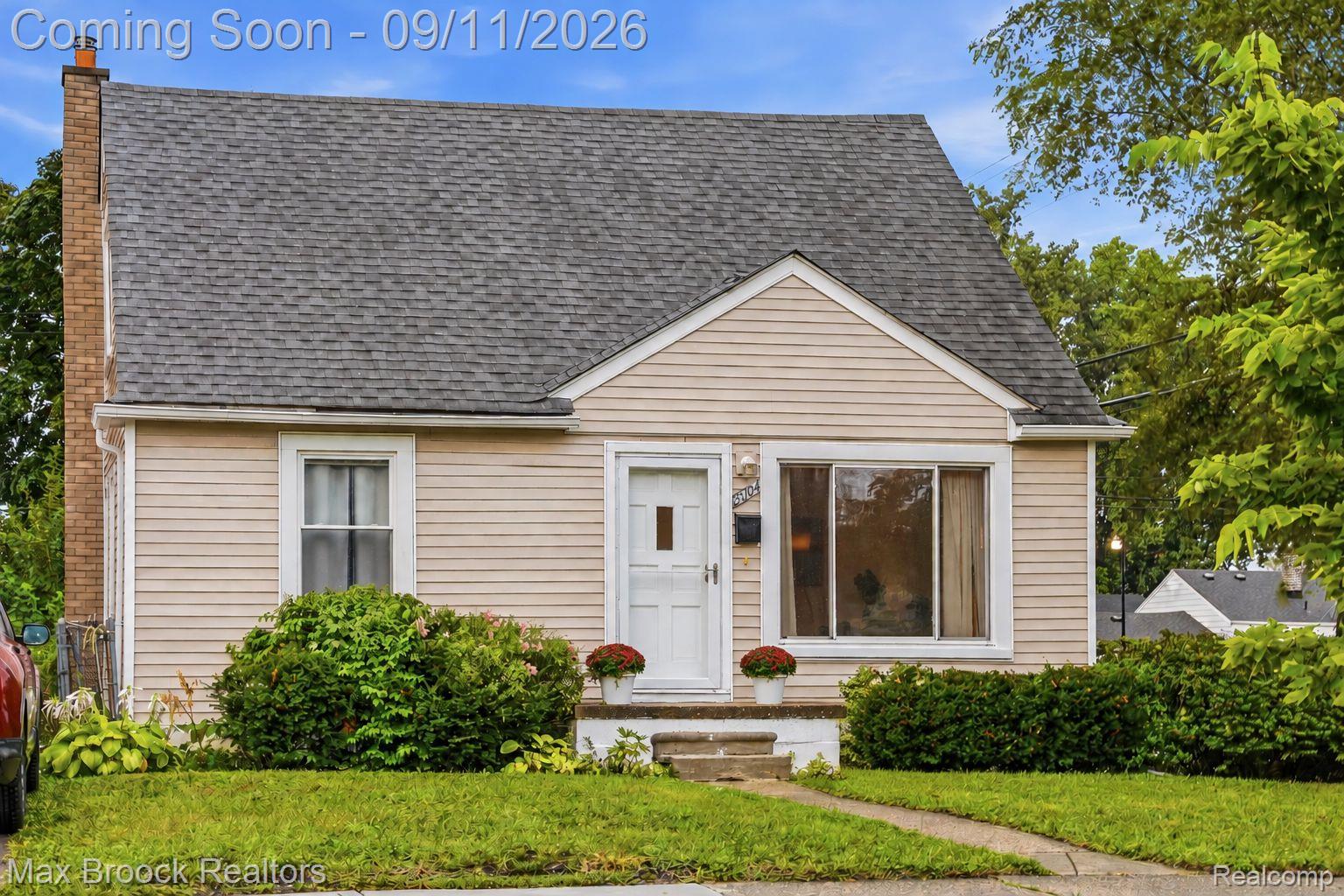 23704 Davey Avenue Property Photo 2