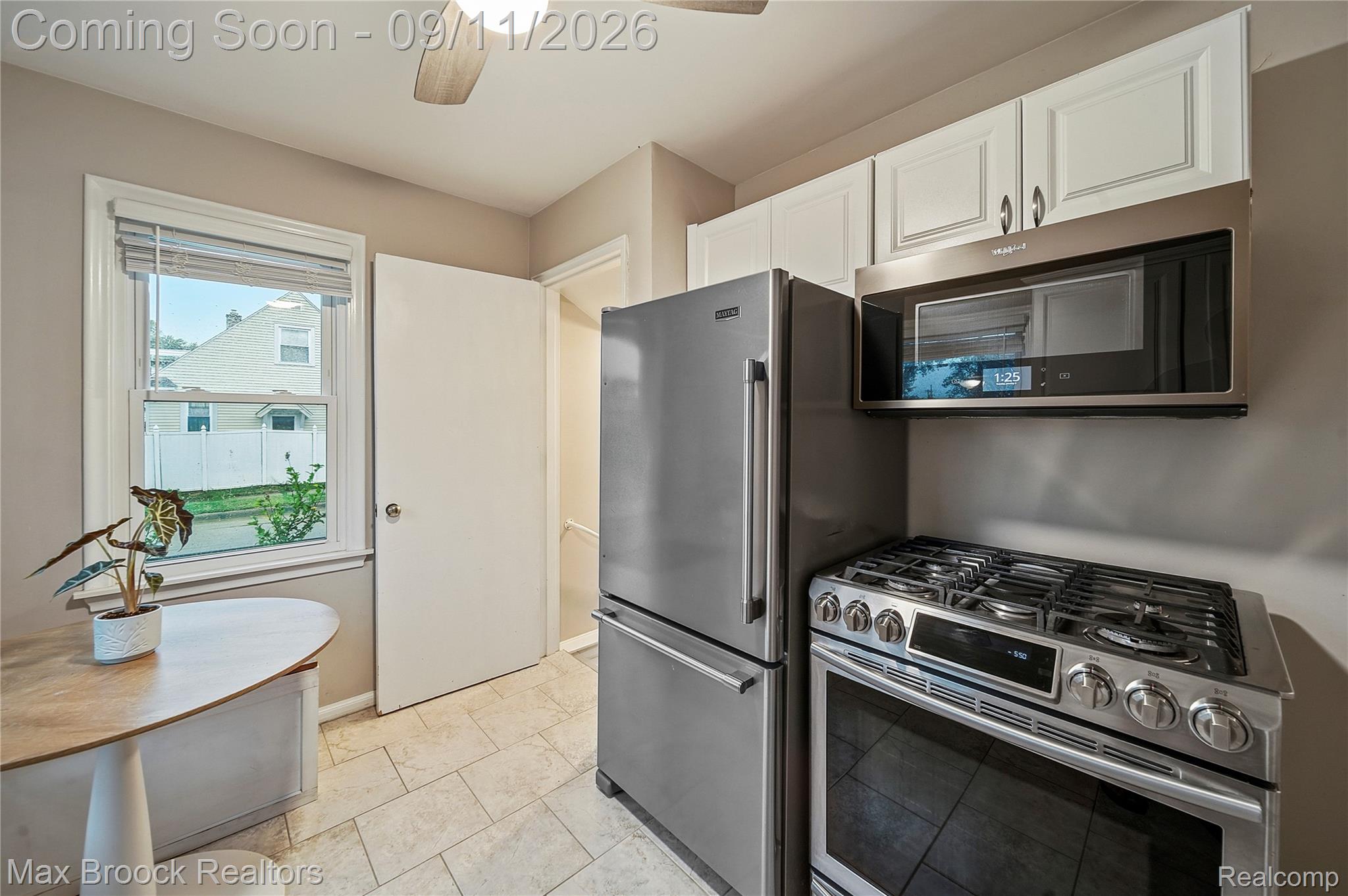 23704 Davey Avenue Property Photo 8