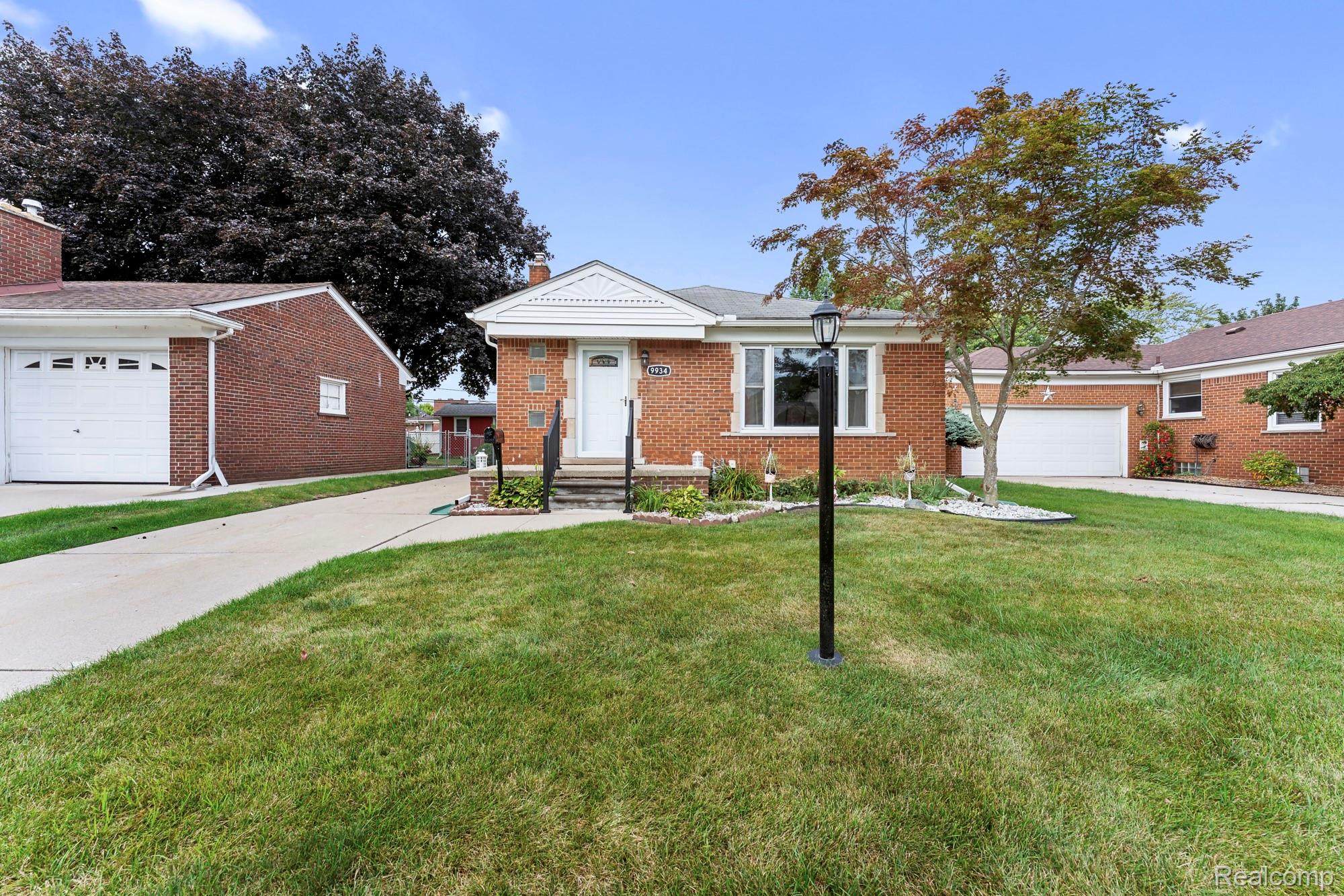 9934 Manor Avenue Property Photo 1