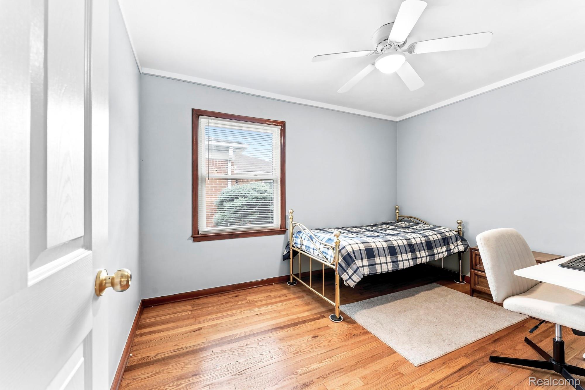 9934 Manor Avenue Property Photo 13