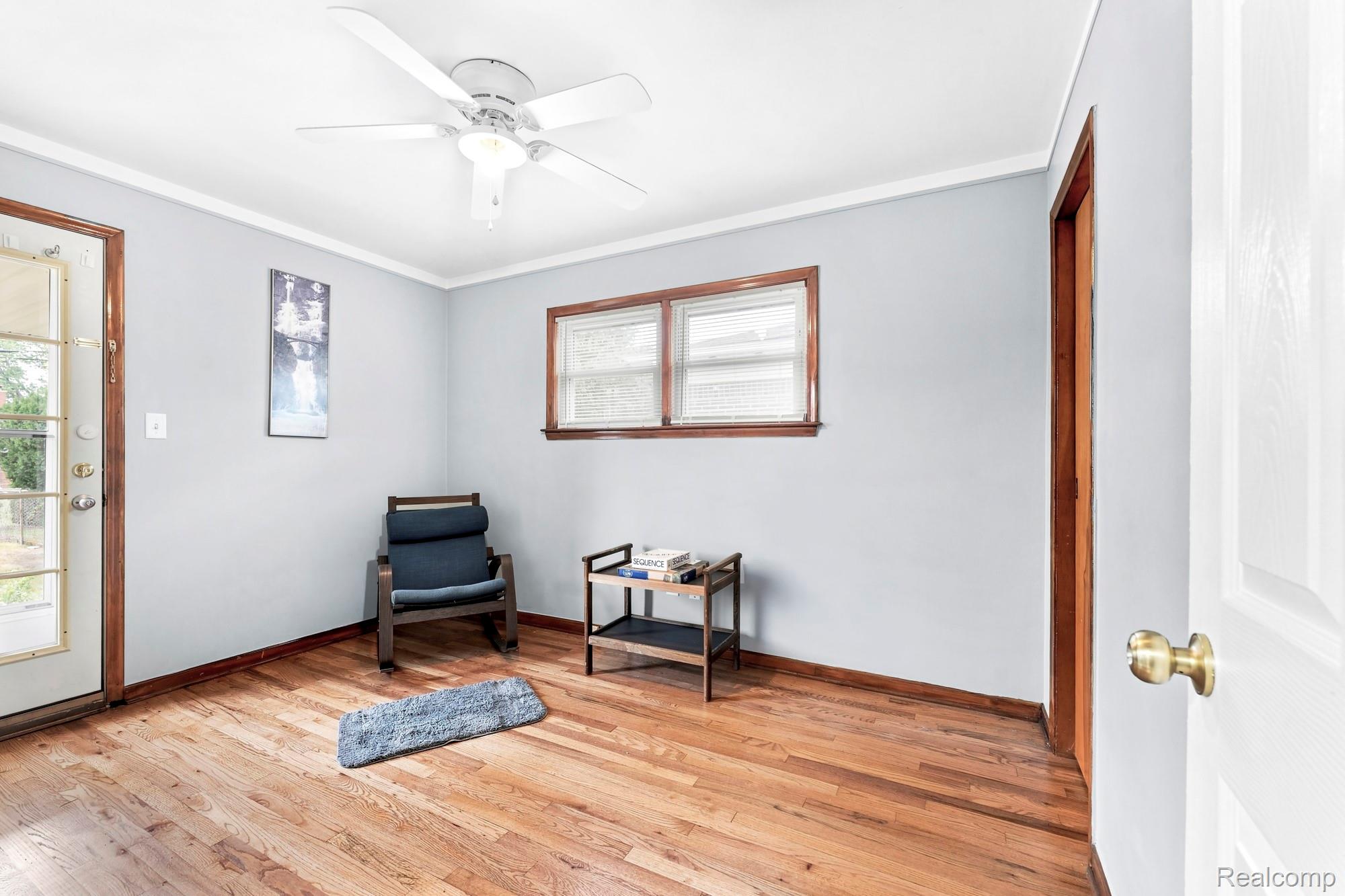 9934 Manor Avenue Property Photo 15