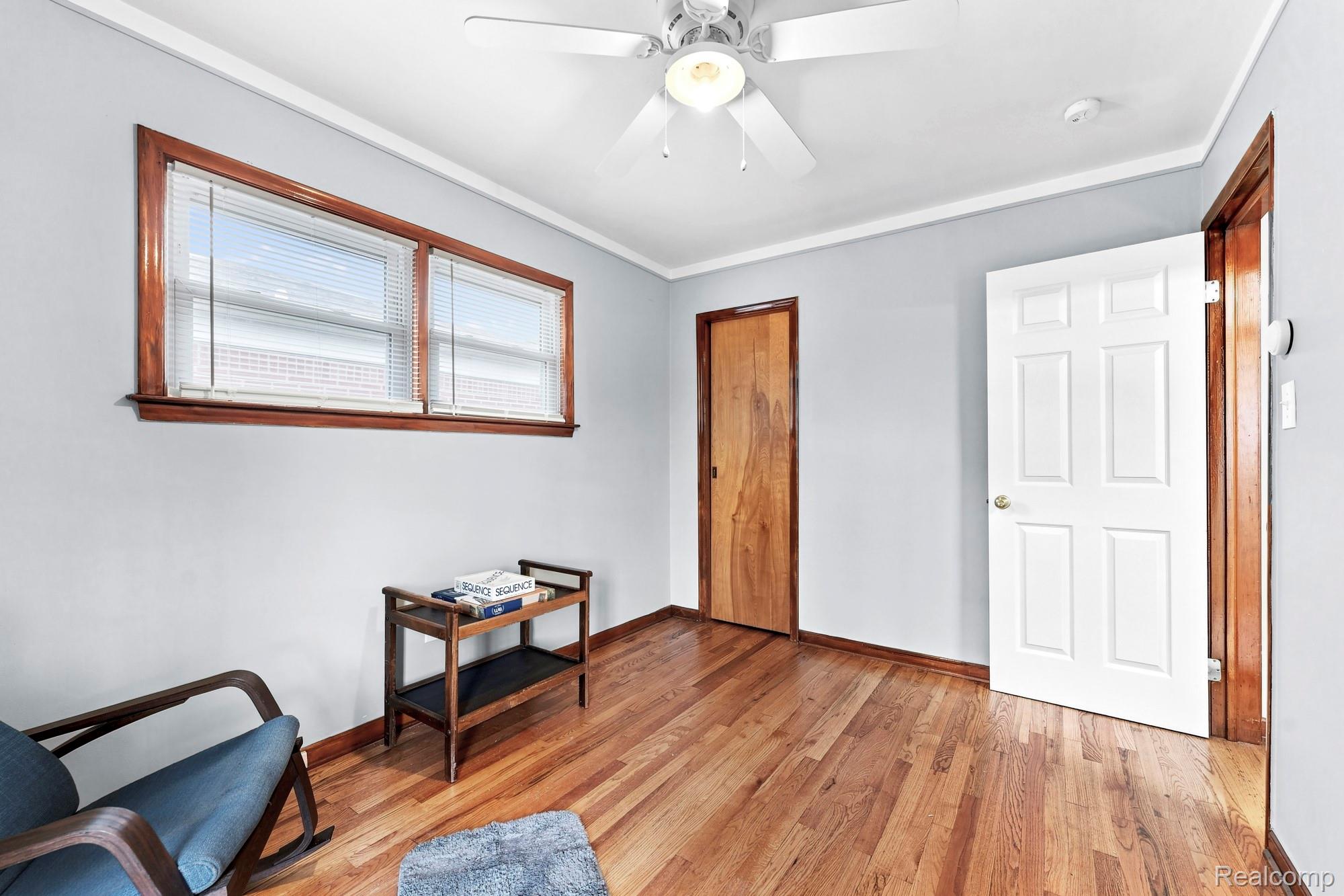 9934 Manor Avenue Property Photo 16