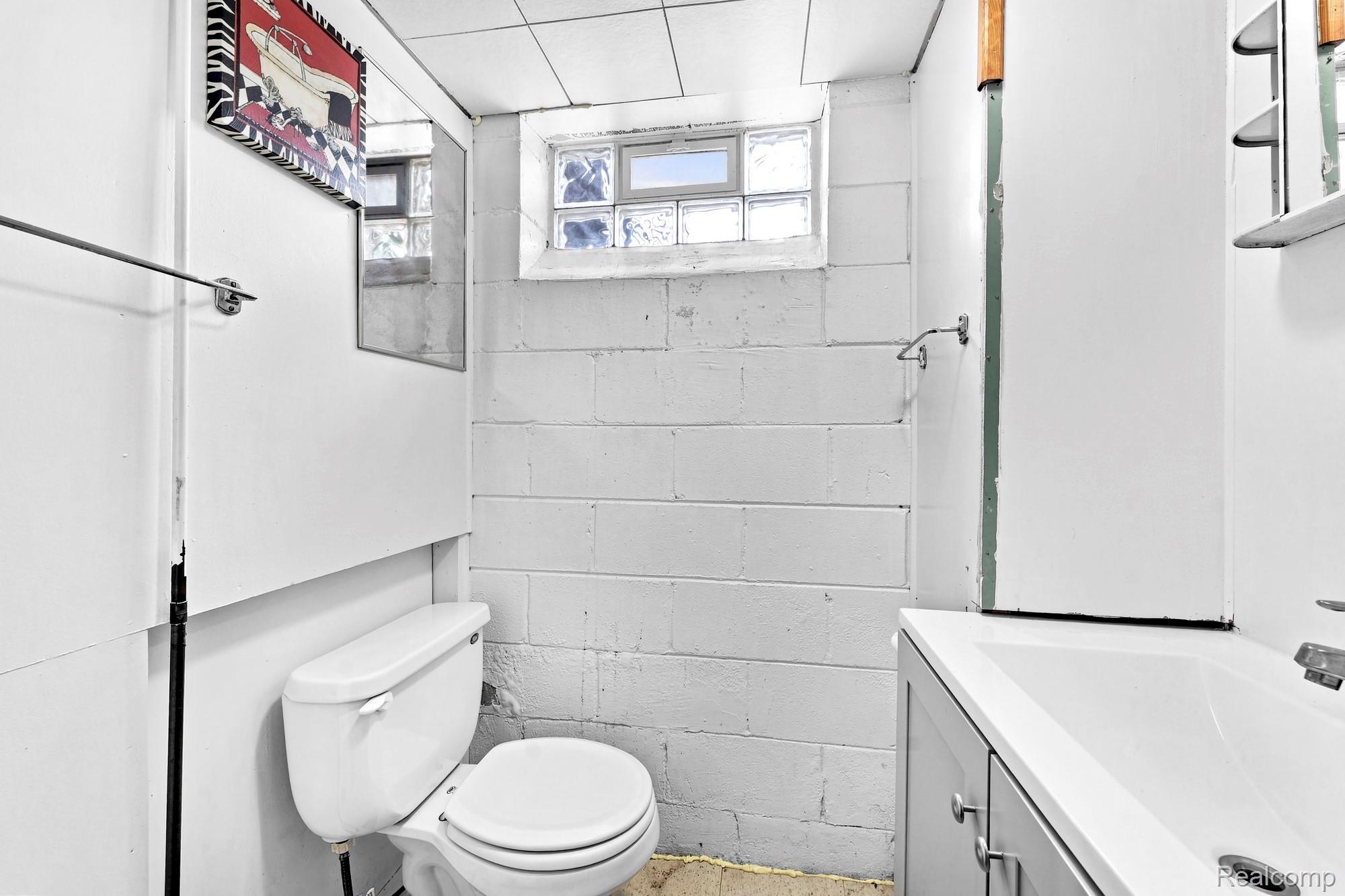 9934 Manor Avenue Property Photo 19