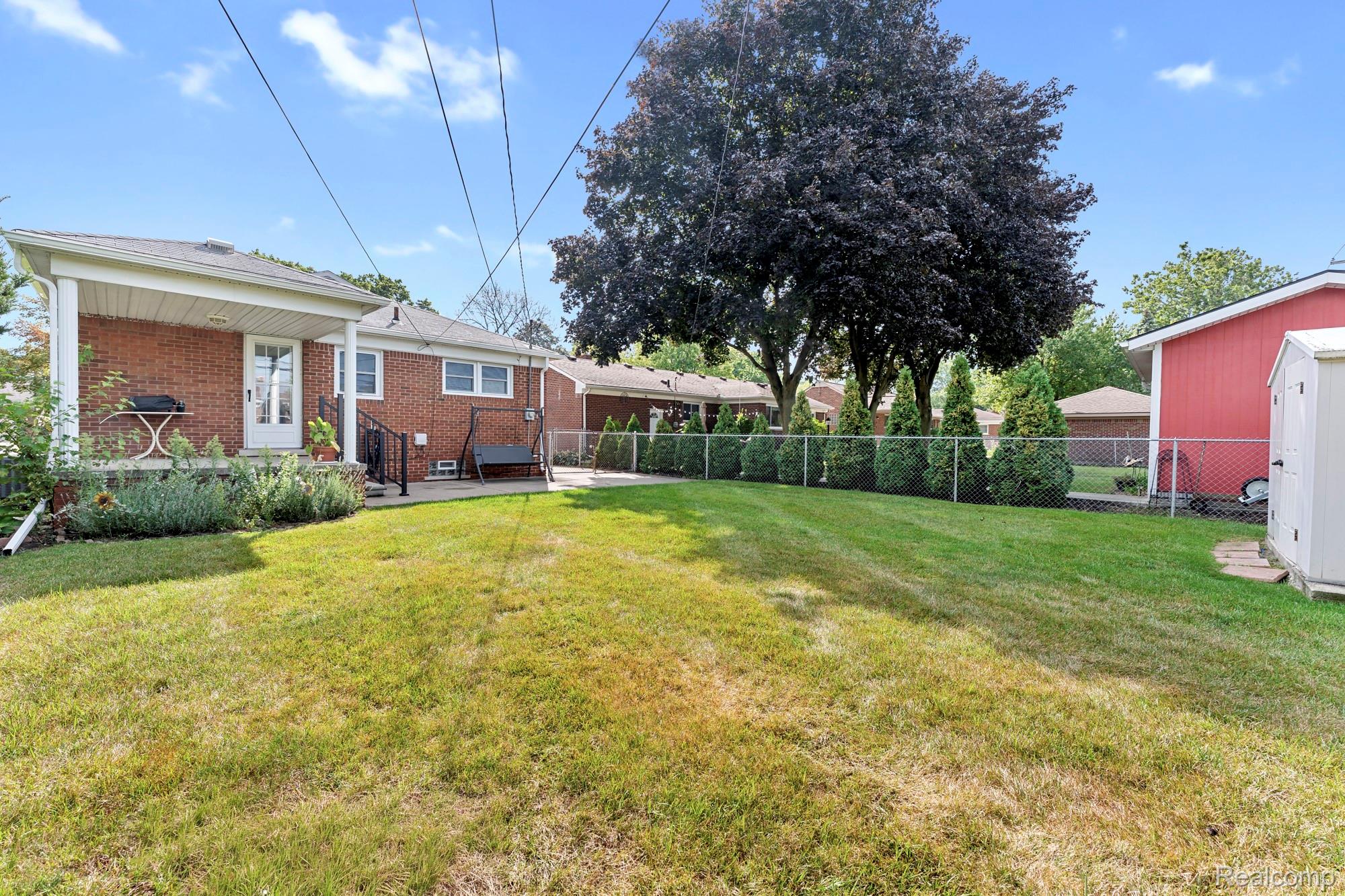 9934 Manor Avenue Property Photo 23