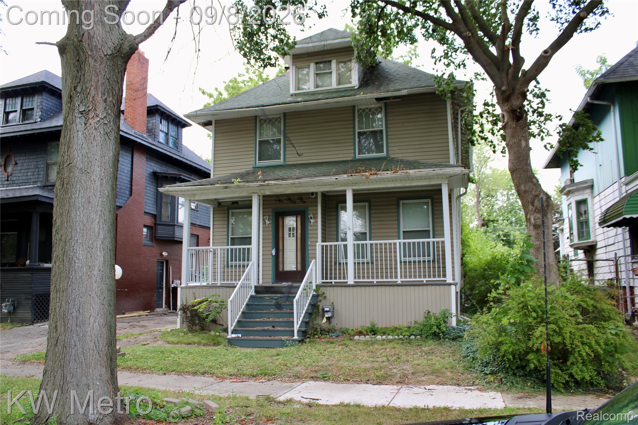 245 Woodland Street Property Photo 1