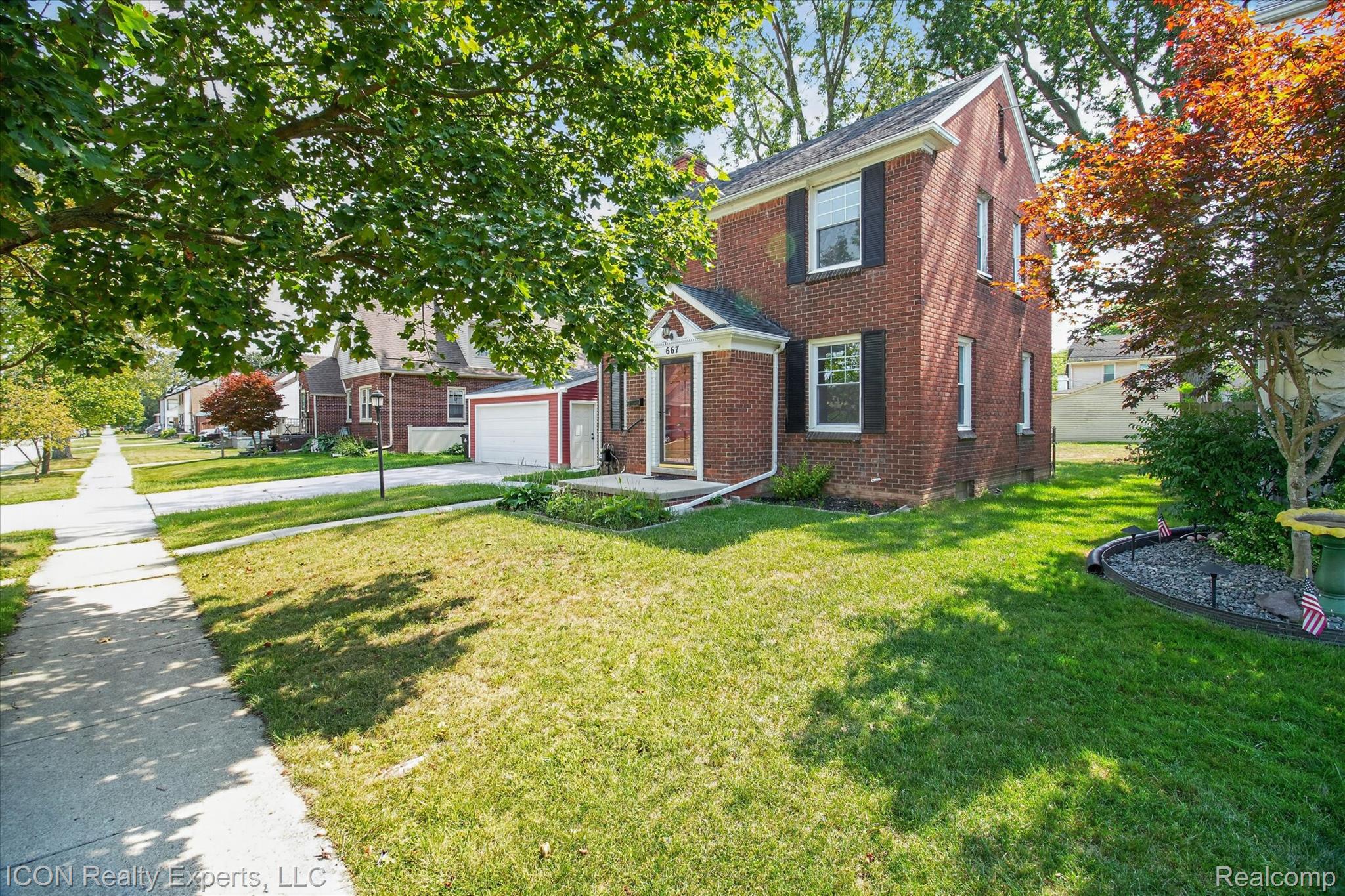 667 North Drive Property Photo 4