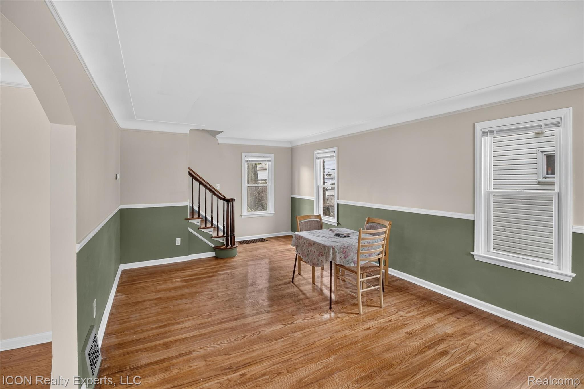 667 North Drive Property Photo 7