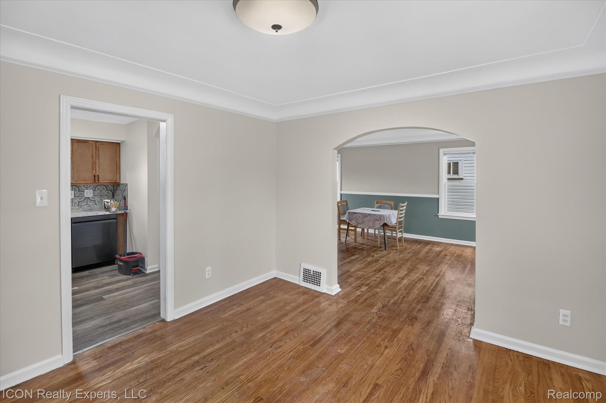 667 North Drive Property Photo 14