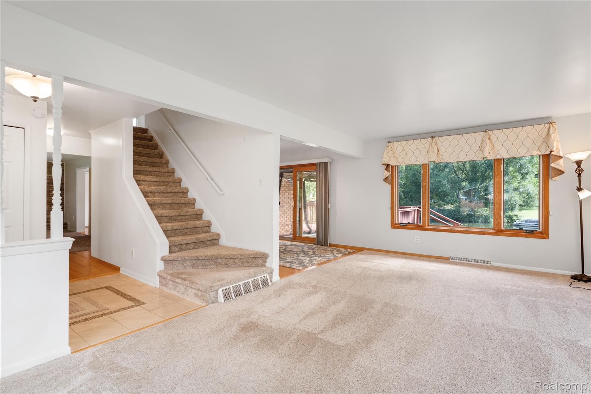 6025 Venice Drive Property Photo 14
