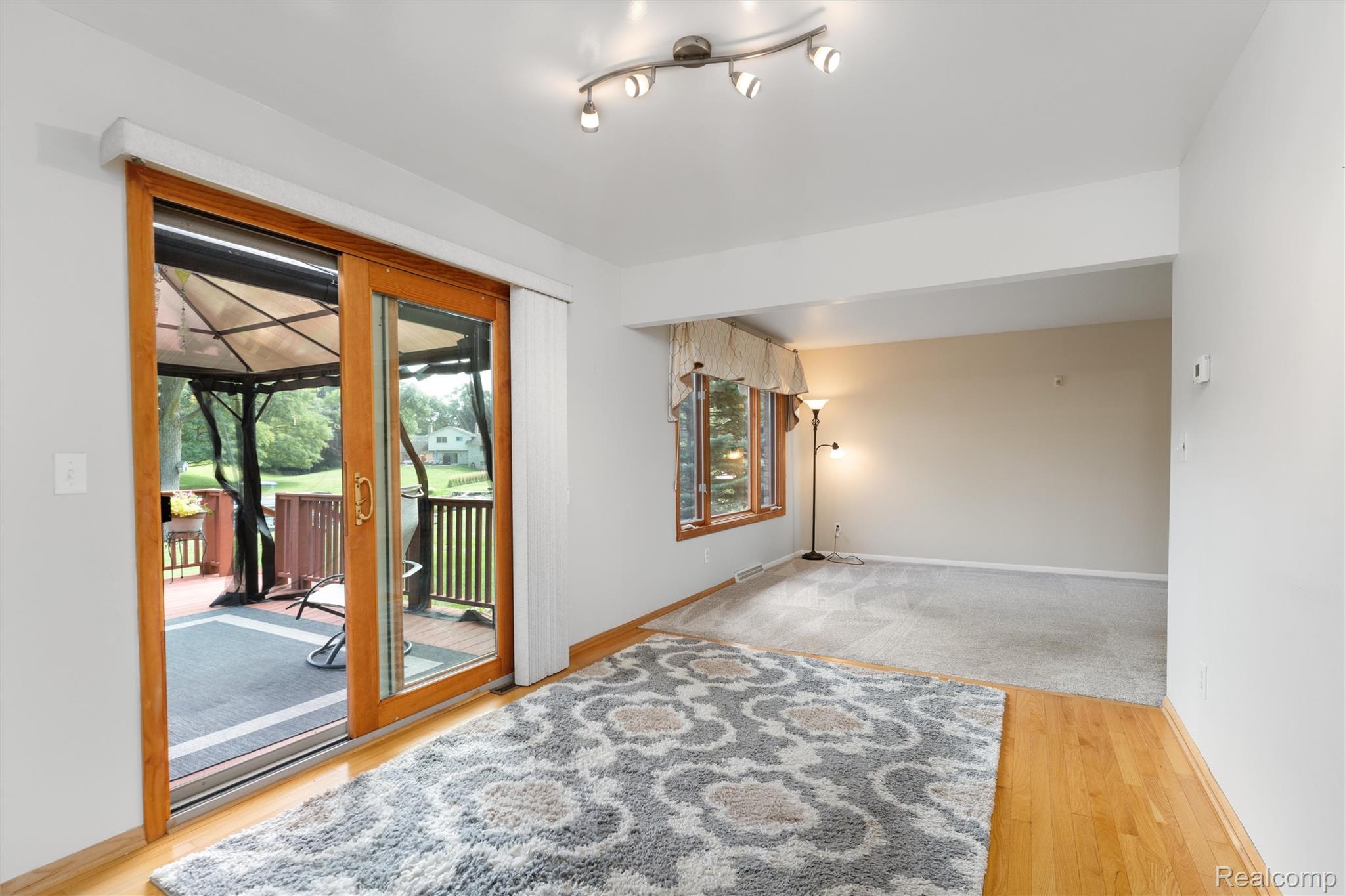 6025 Venice Drive Property Photo 15