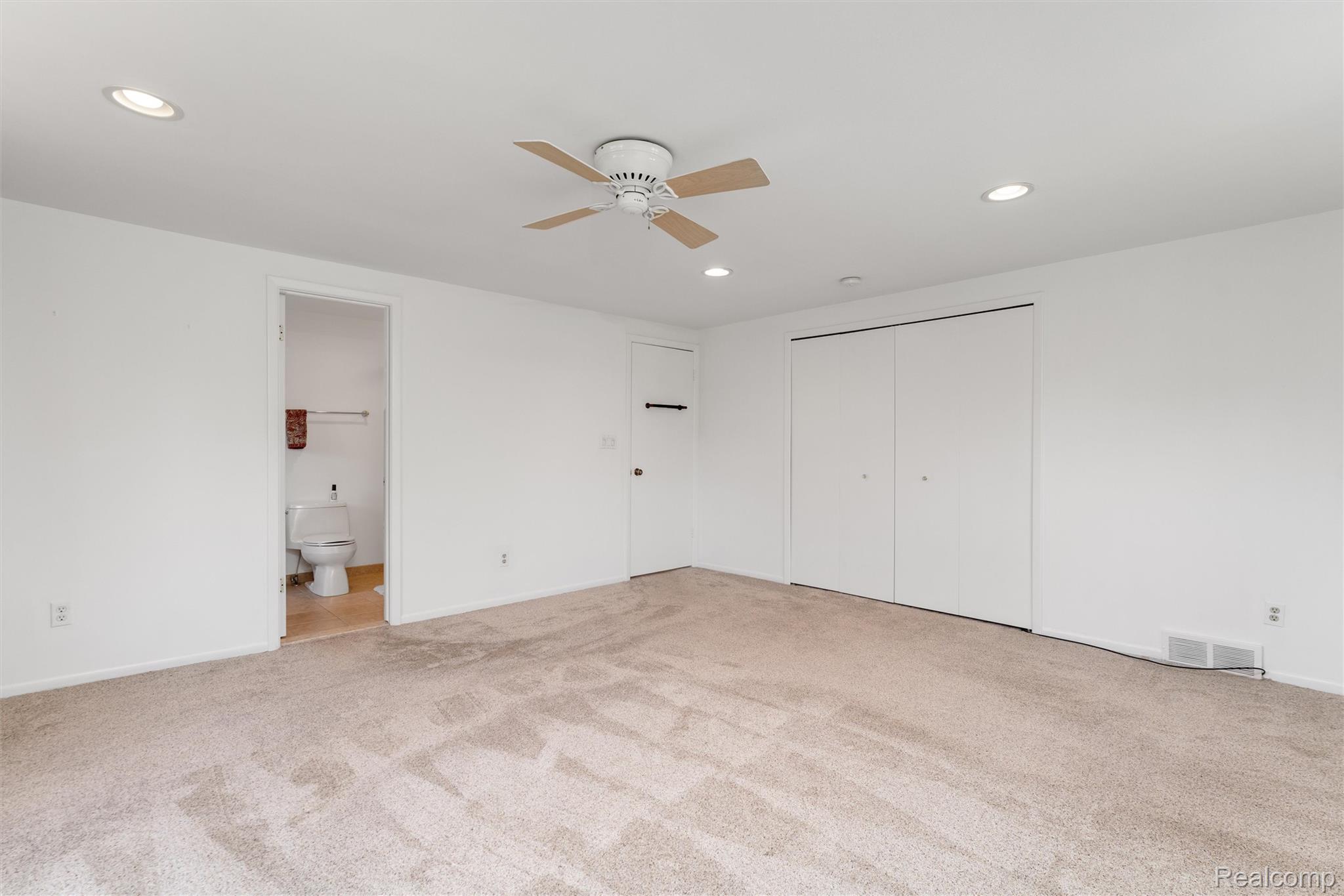 6025 Venice Drive Property Photo 28