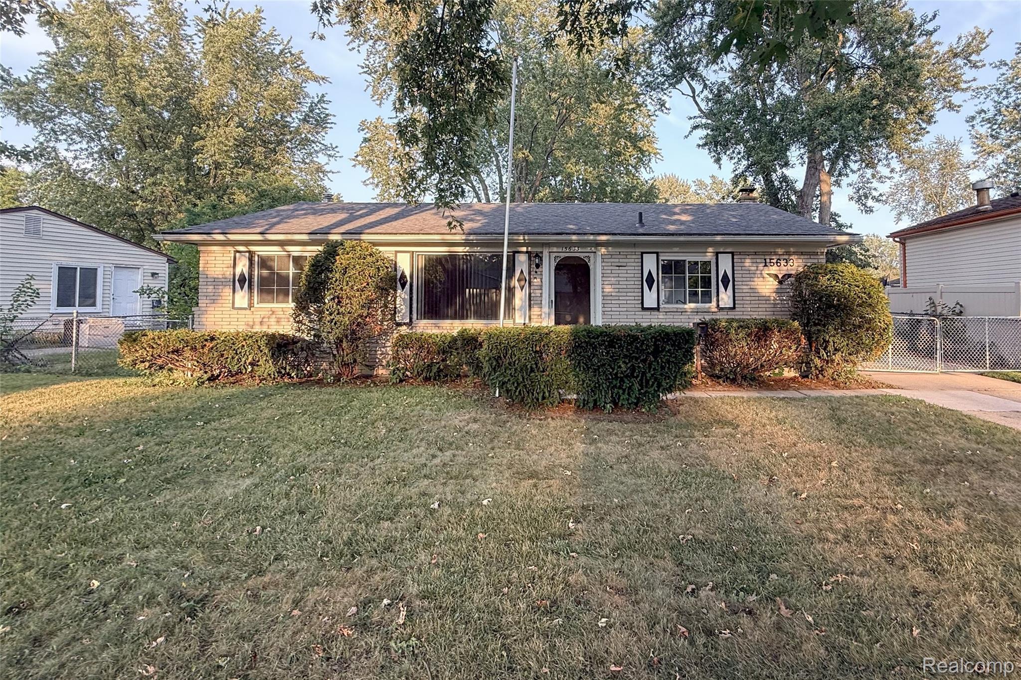 15633 Harriet Street Property Photo 1