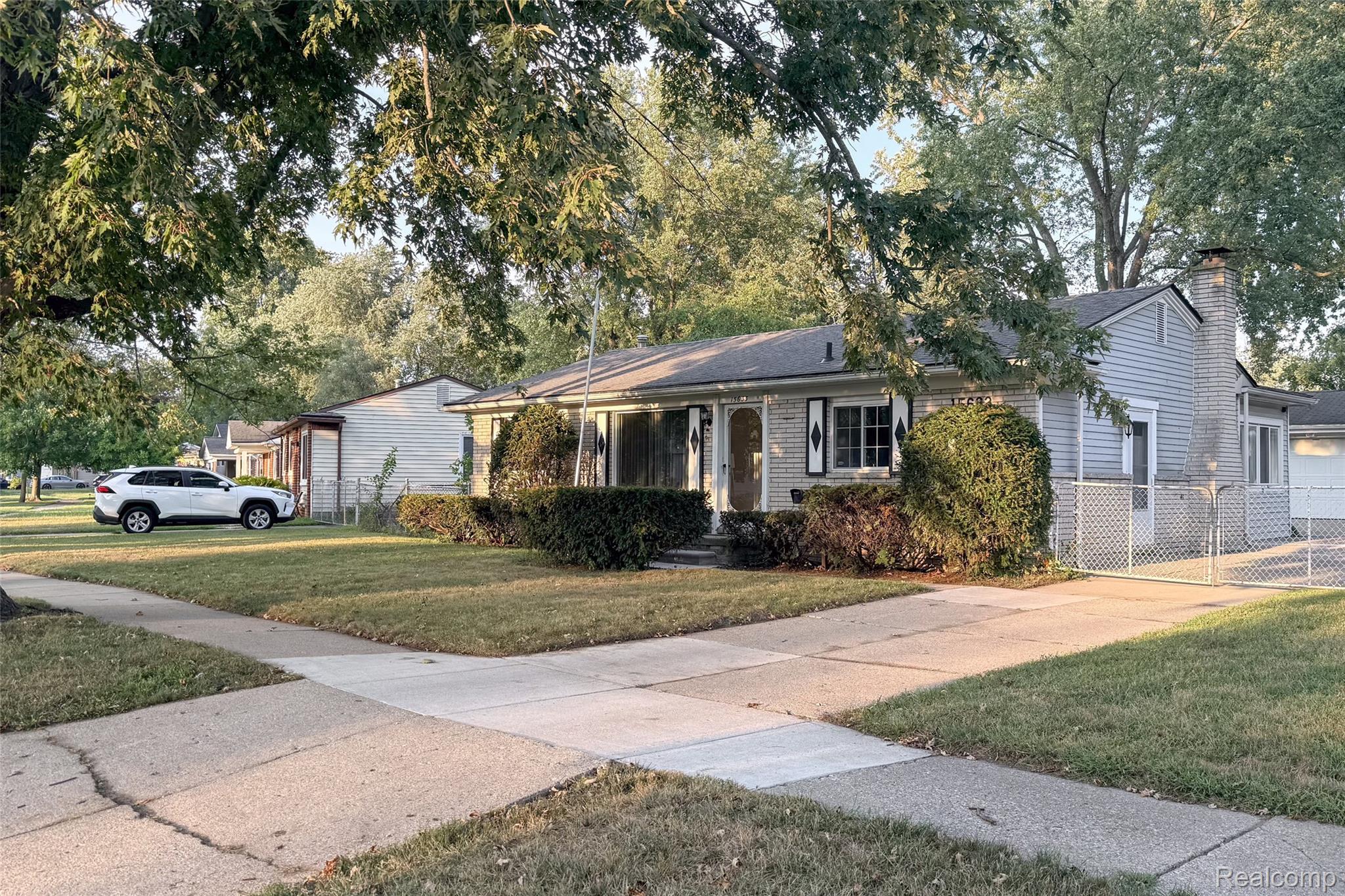 15633 Harriet Street Property Photo 2