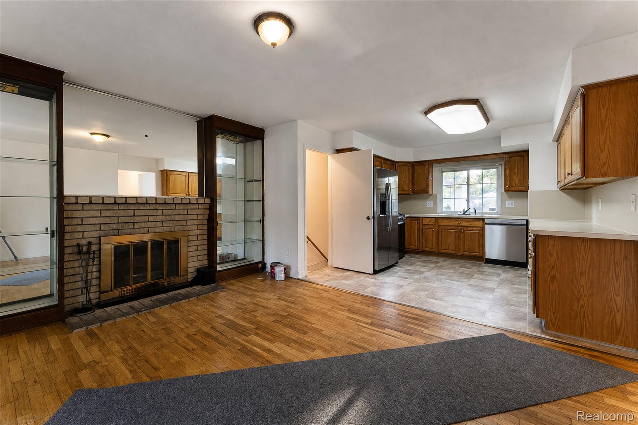 15633 Harriet Street Property Photo 10