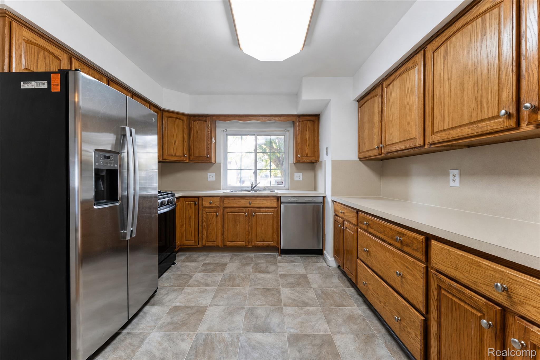 15633 Harriet Street Property Photo 13