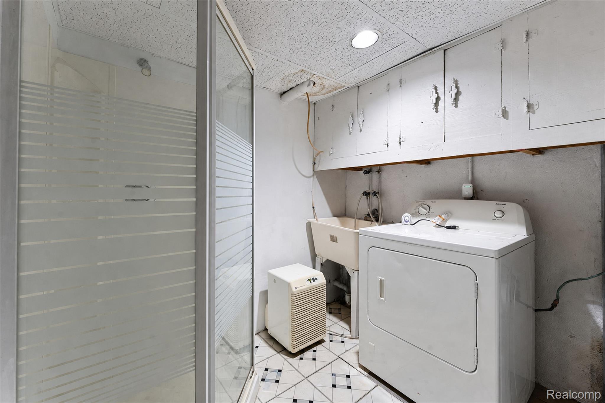 15633 Harriet Street Property Photo 33