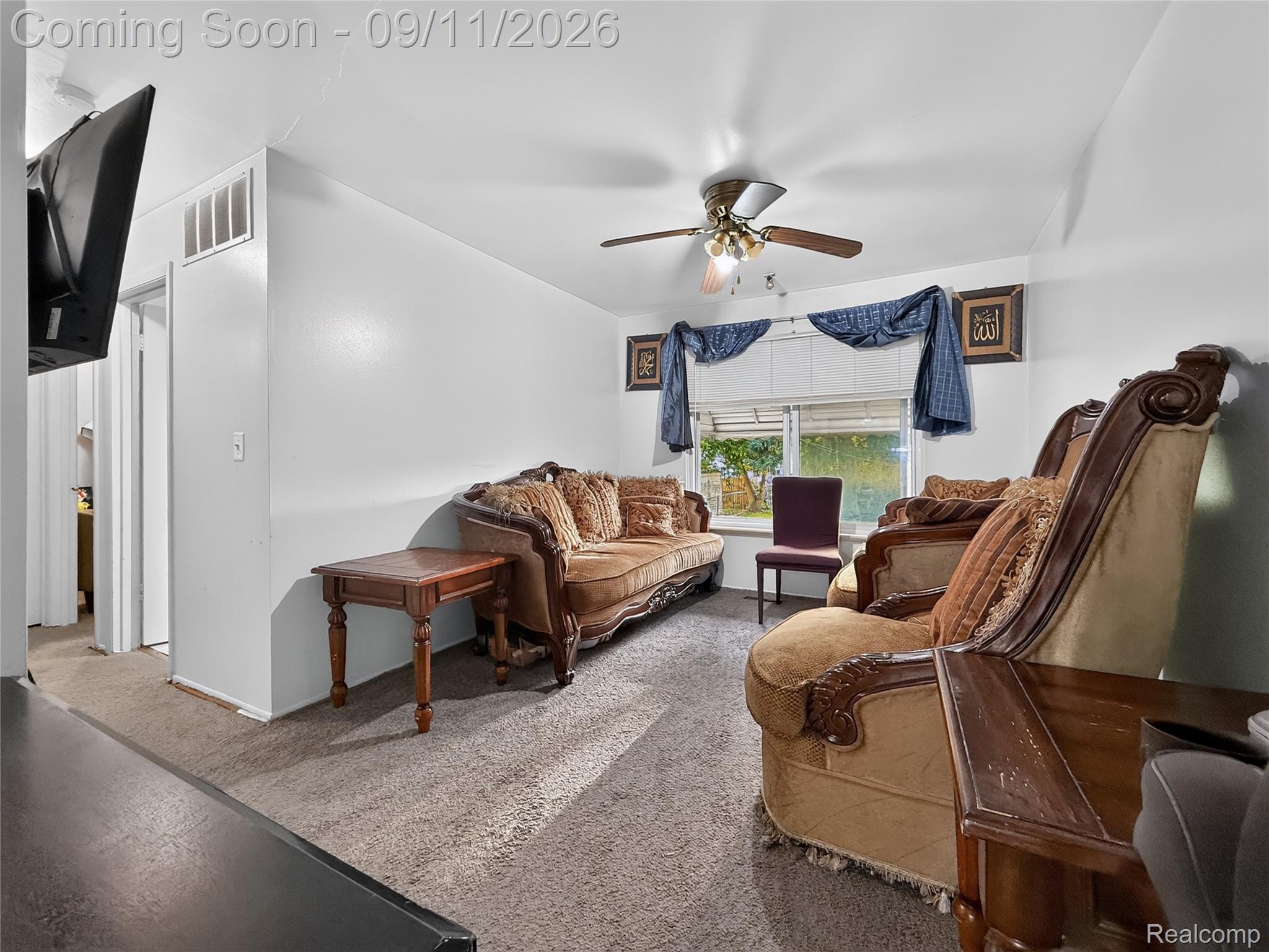 5418 Harding Street Property Photo 4