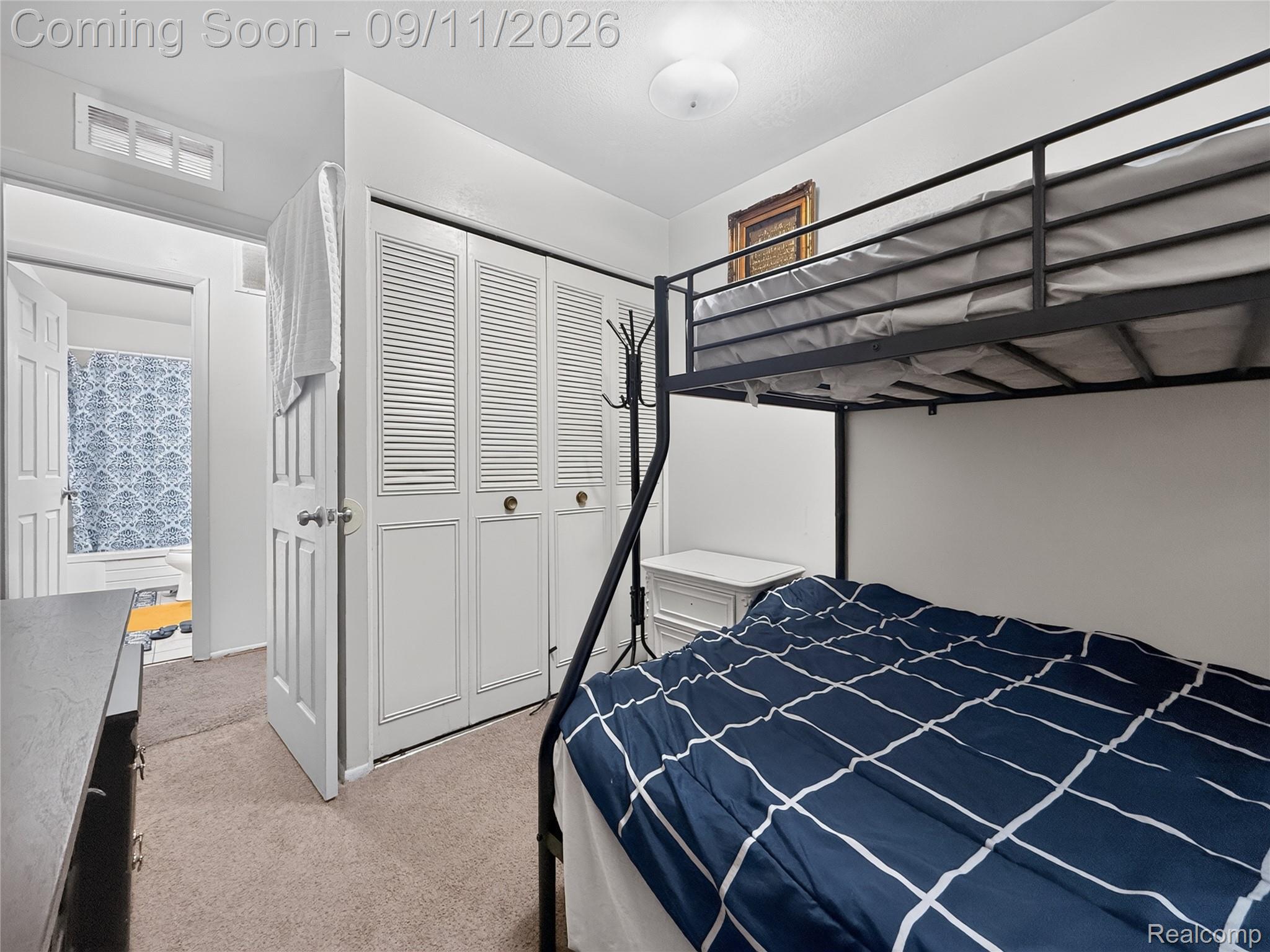 5418 Harding Street Property Photo 8