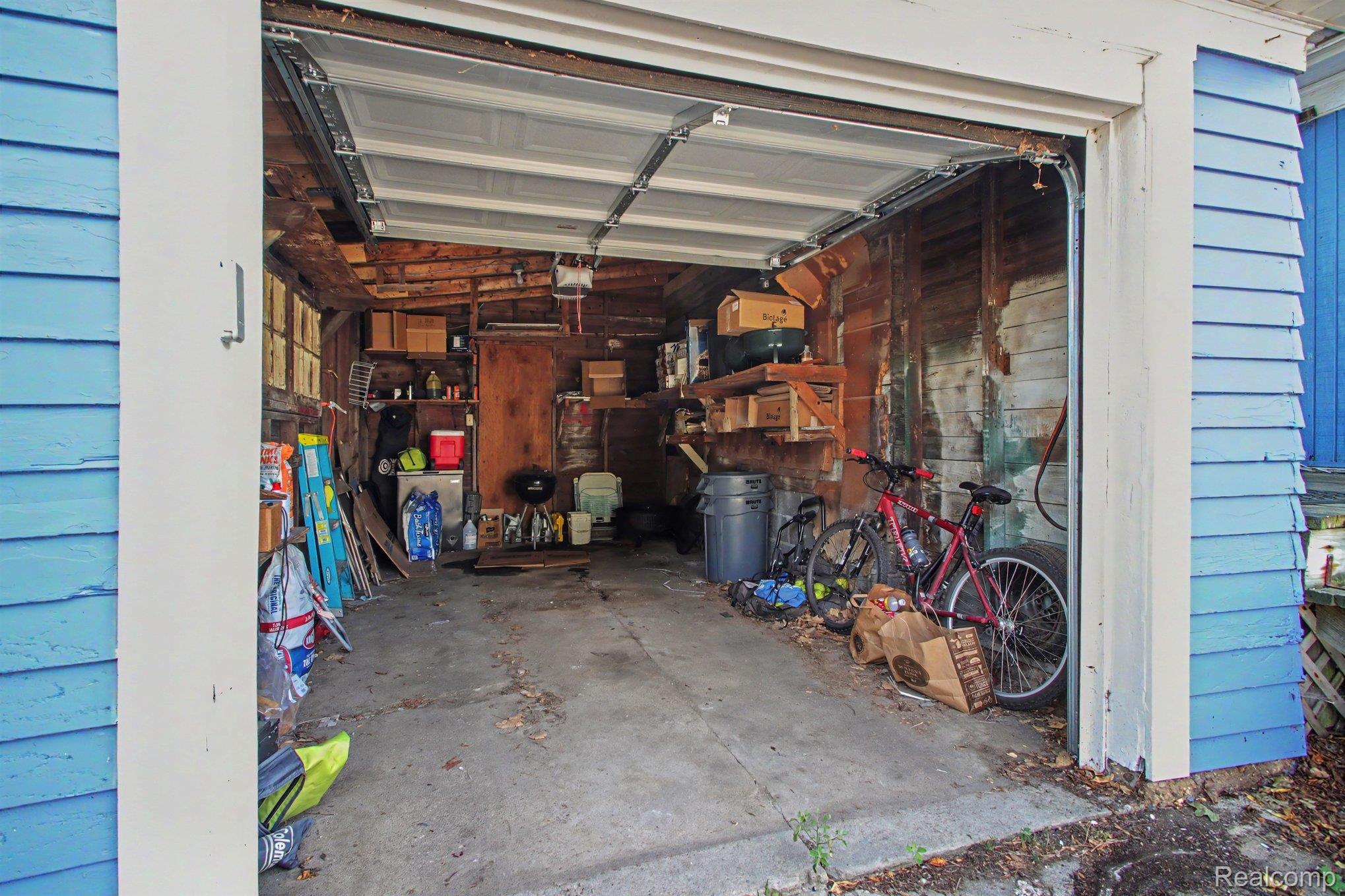 430 N Adams Street Property Photo 4
