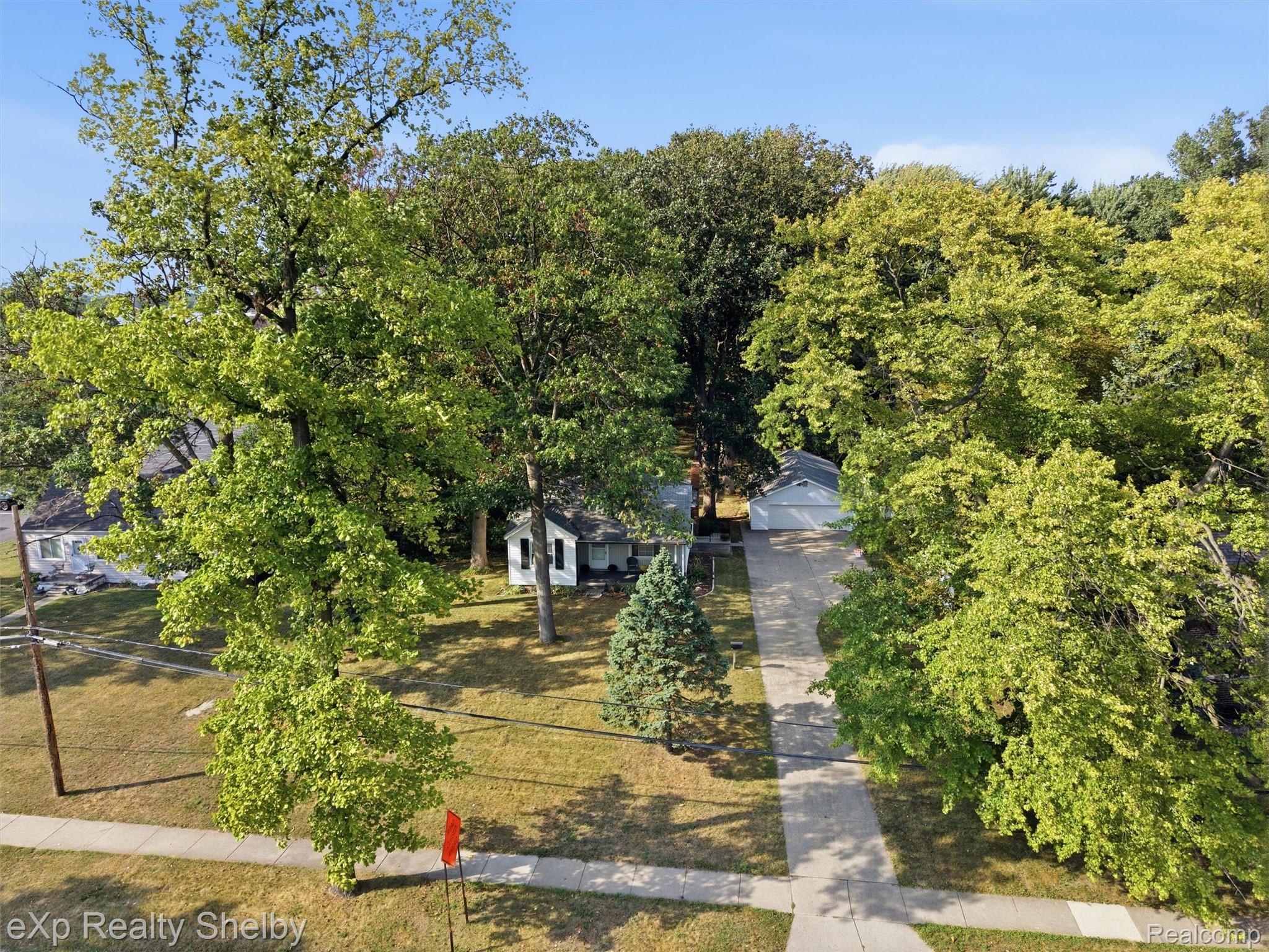 920 W Gardenia Avenue Property Photo 8