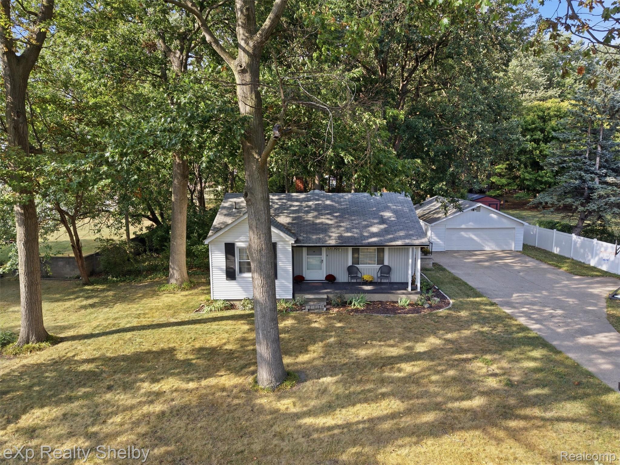 920 W Gardenia Avenue Property Photo 15