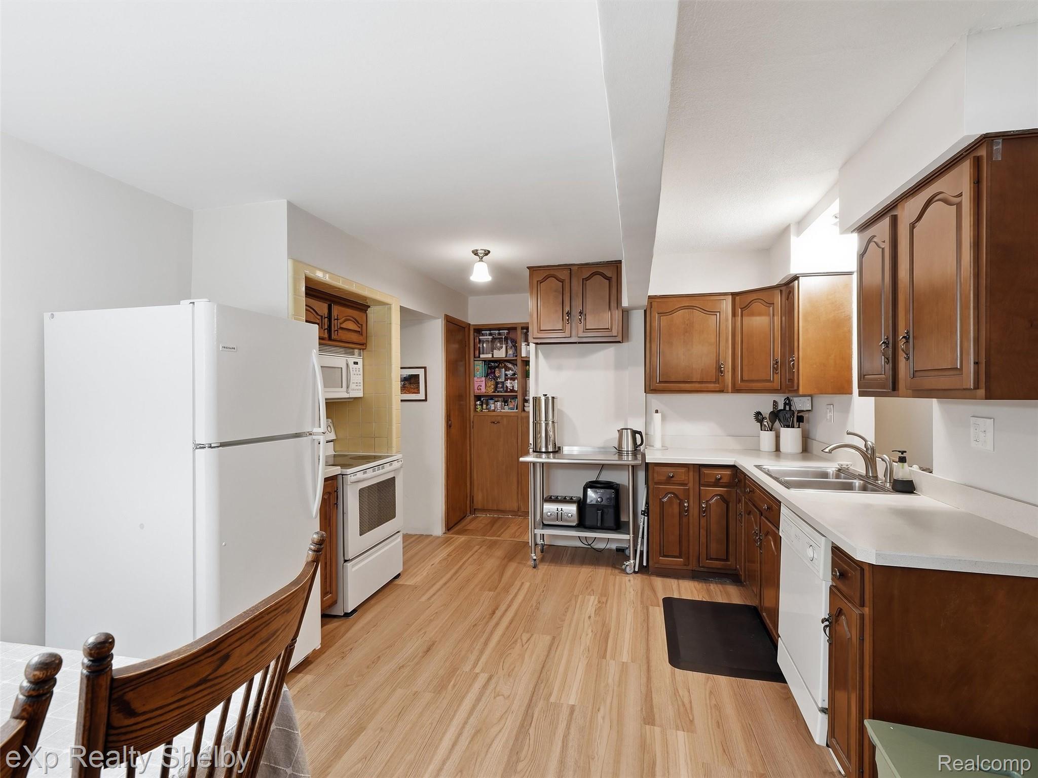 920 W Gardenia Avenue Property Photo 23