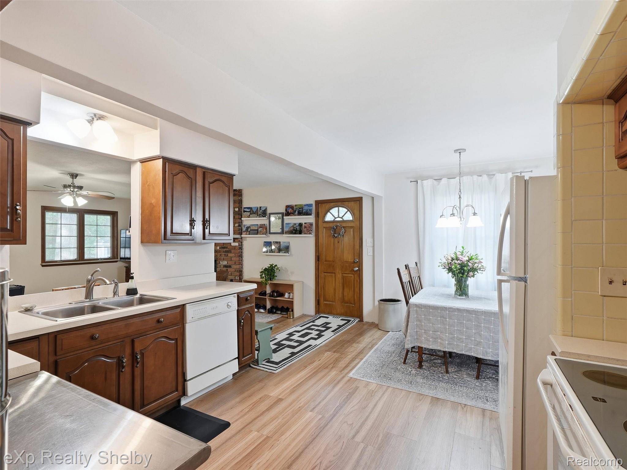 920 W Gardenia Avenue Property Photo 26
