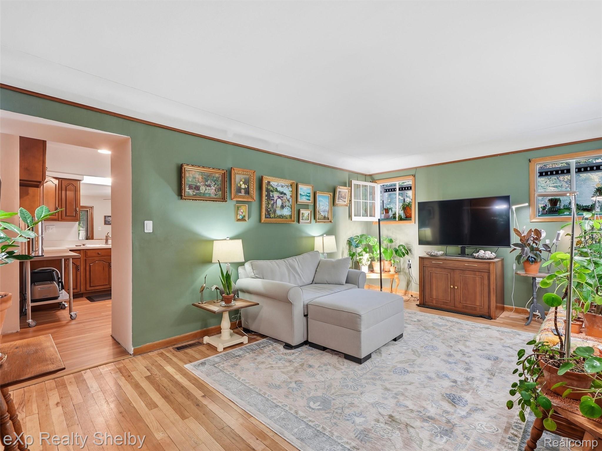 920 W Gardenia Avenue Property Photo 29