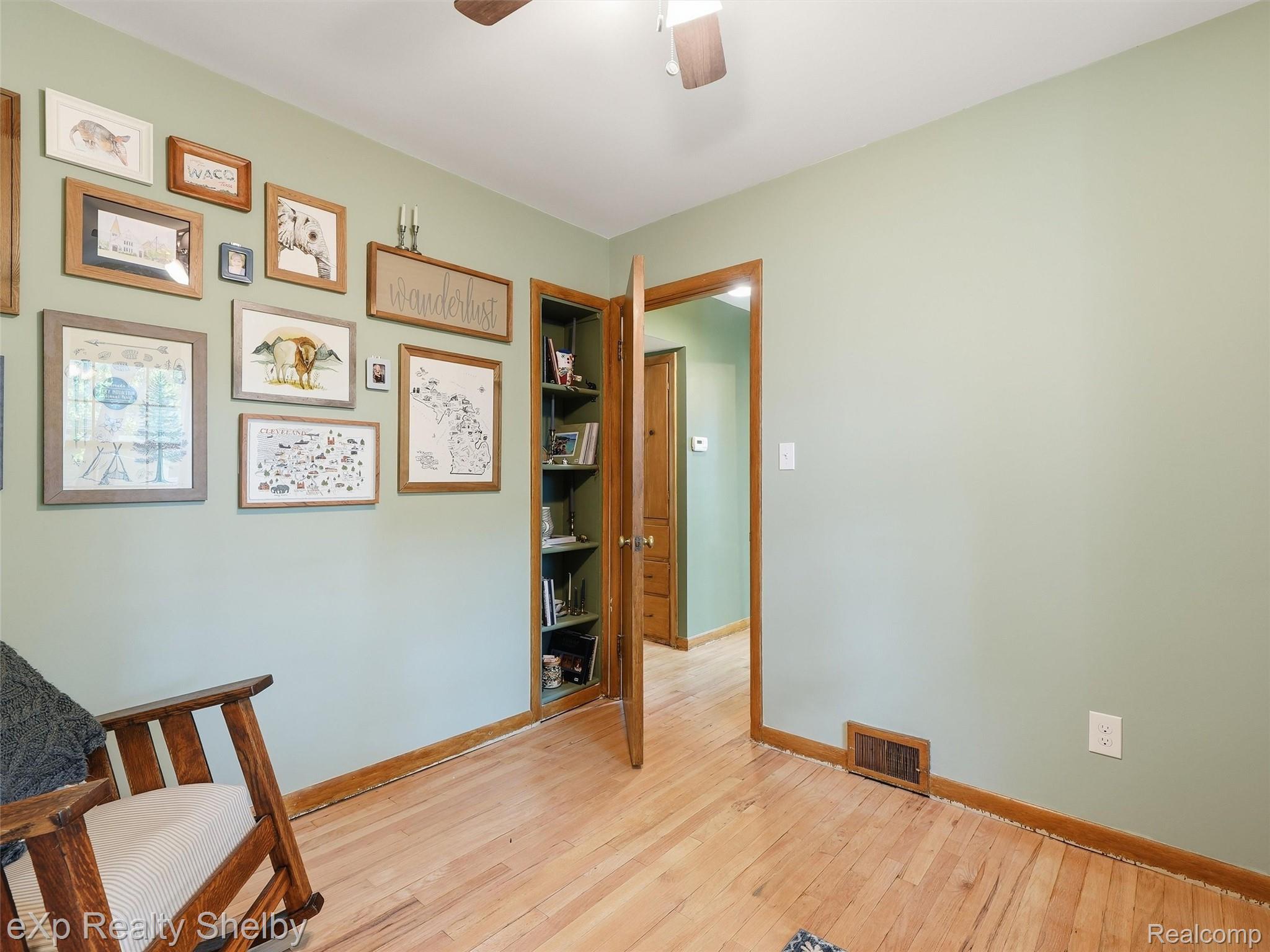 920 W Gardenia Avenue Property Photo 36