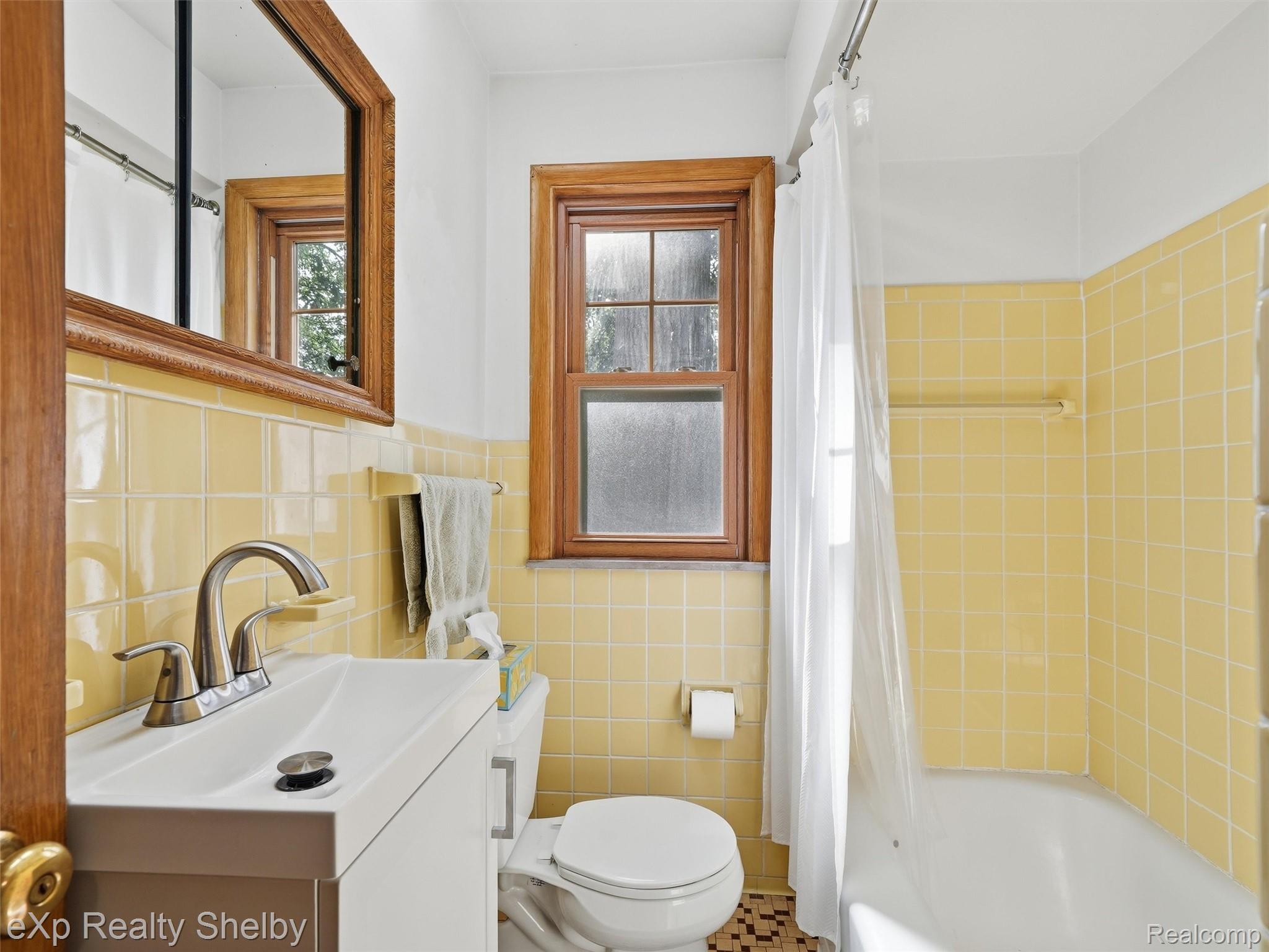 920 W Gardenia Avenue Property Photo 37