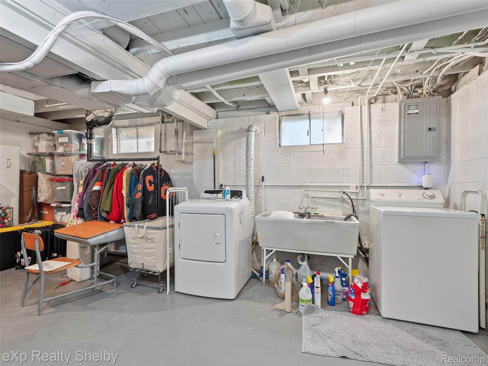 920 W Gardenia Avenue Property Photo 43