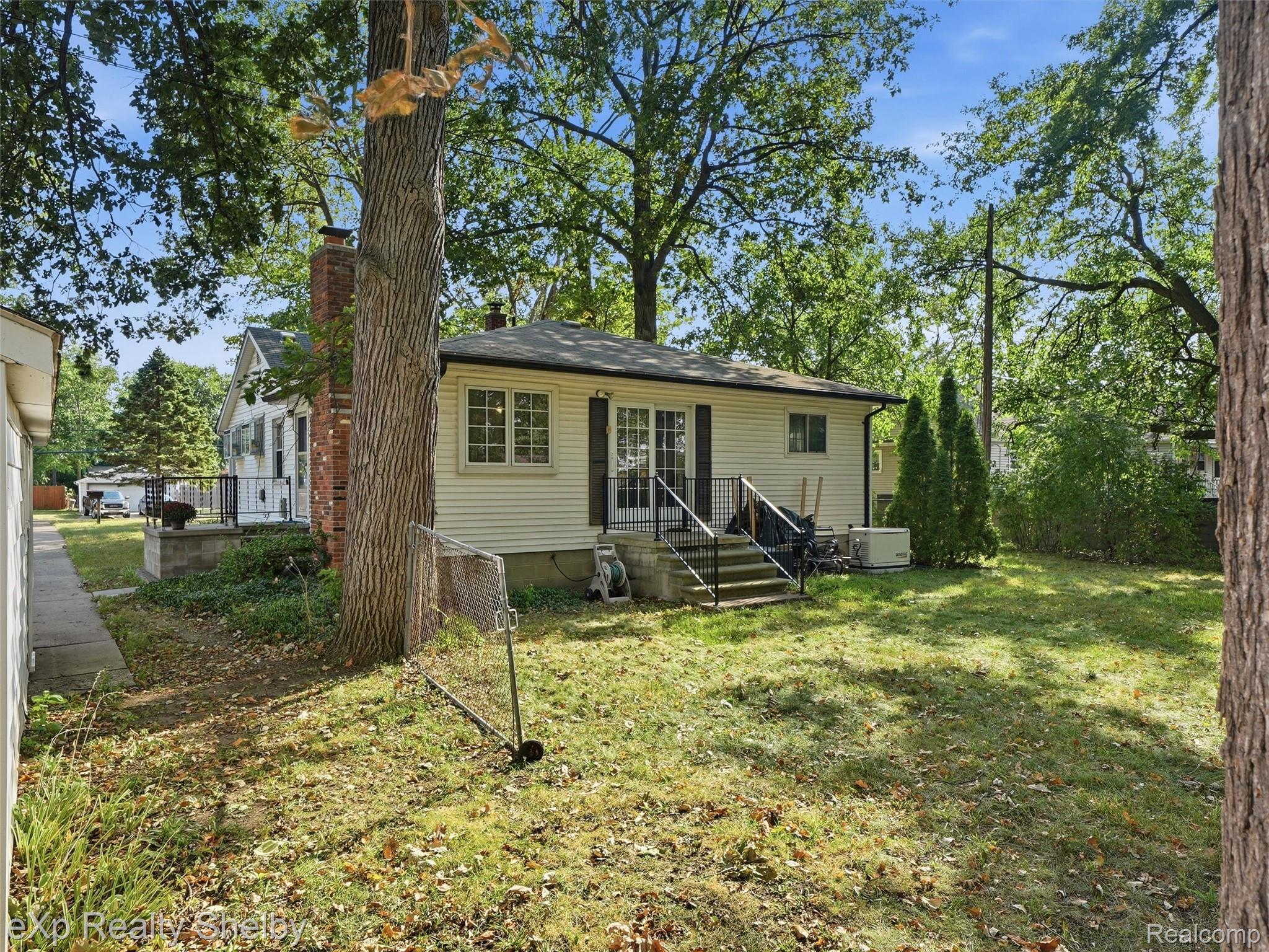 920 W Gardenia Avenue Property Photo 45