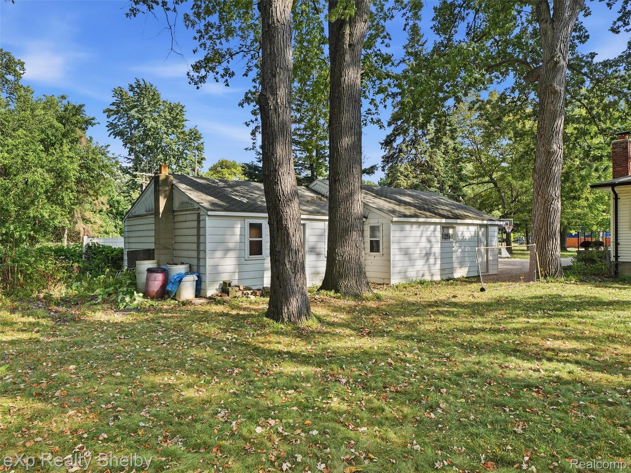 920 W Gardenia Avenue Property Photo 48