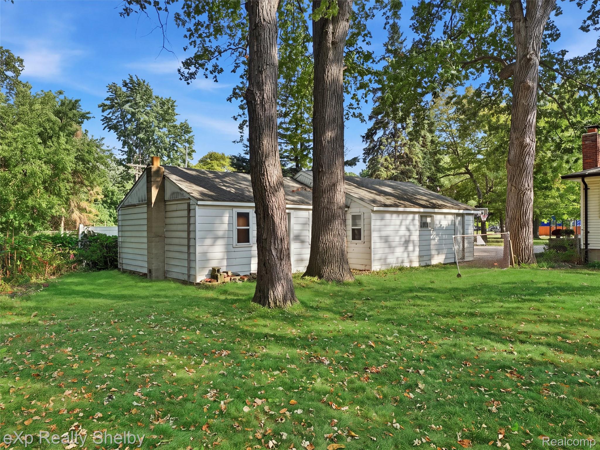 920 W Gardenia Avenue Property Photo 52