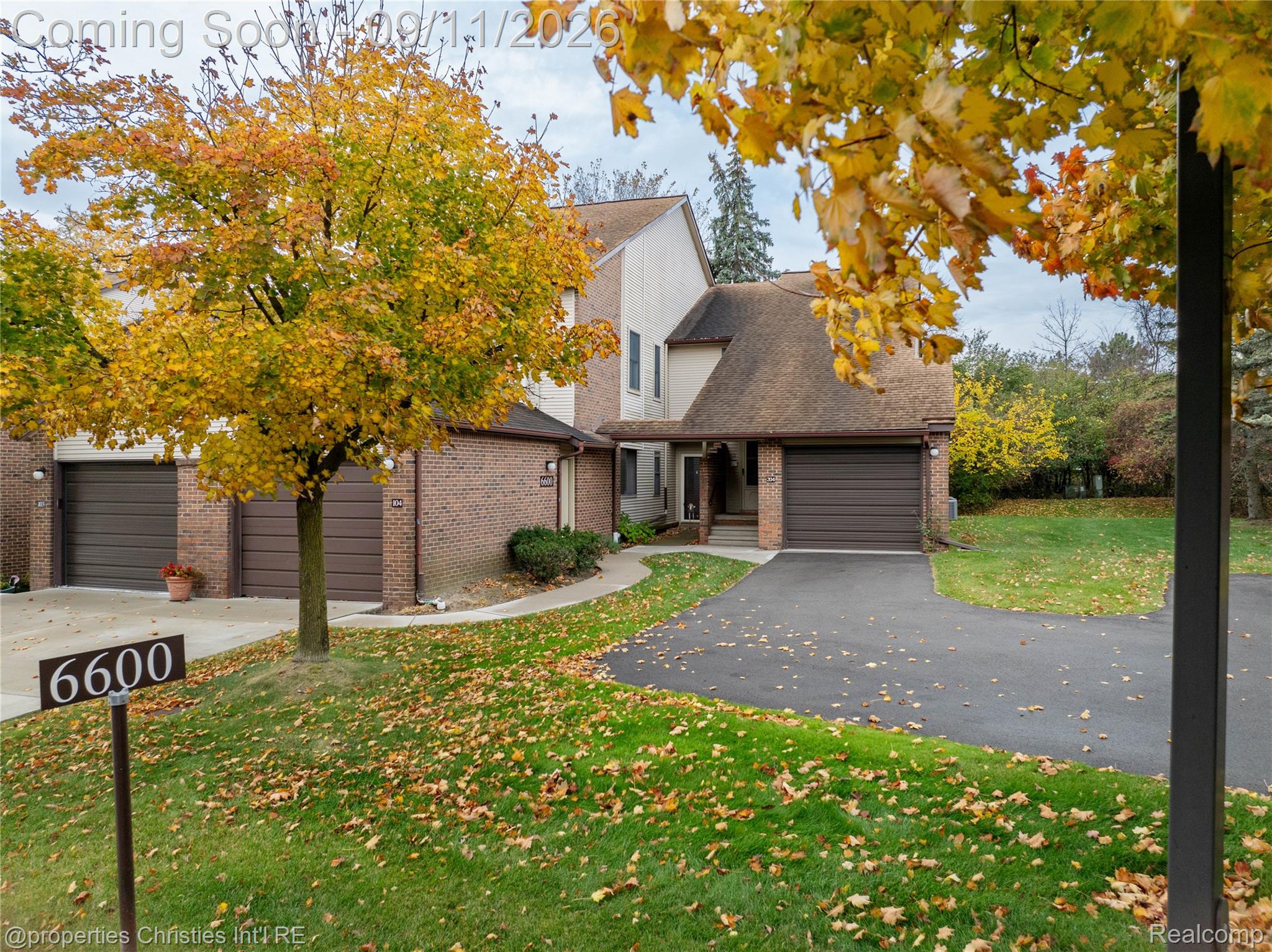 6600 Ridgefield Circle Property Photo 1