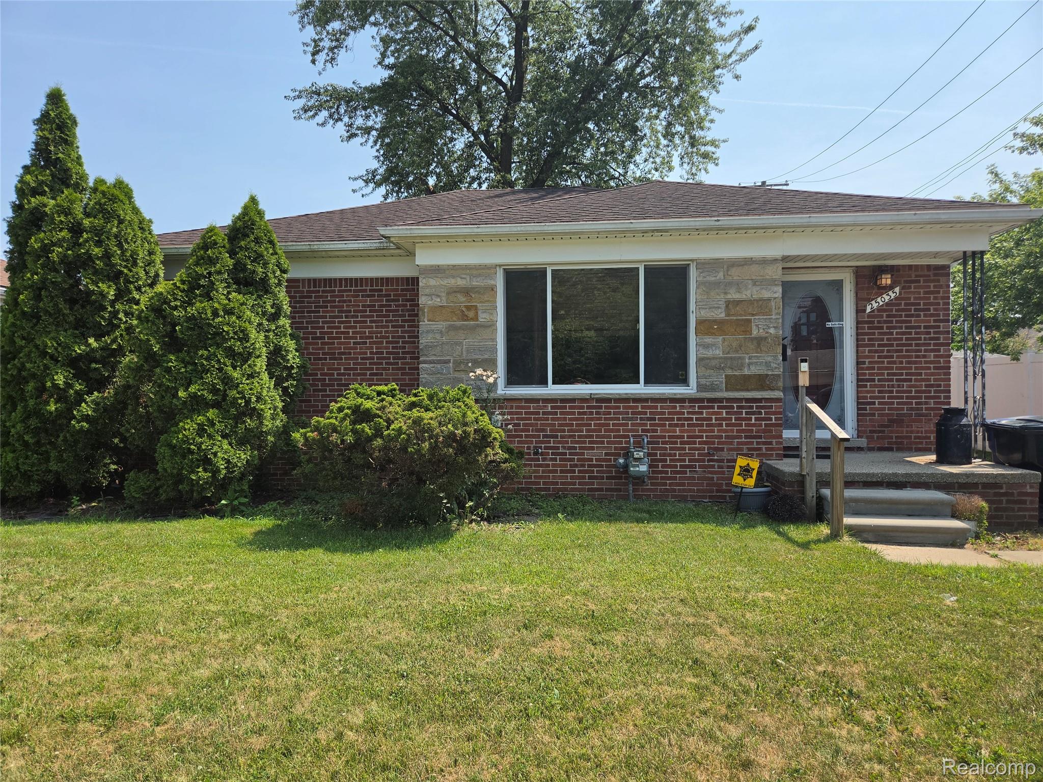 25035 Elmira Property Photo 1