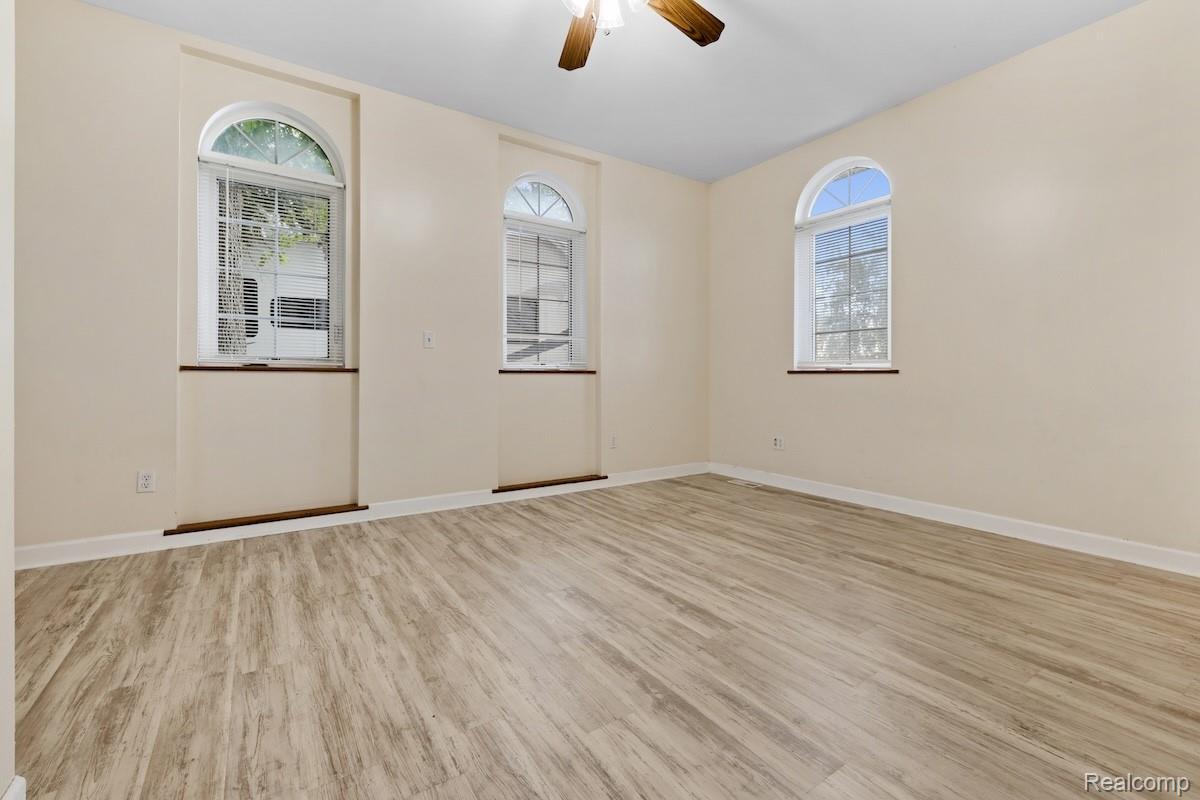 1821 Maxfield Road Property Photo 12