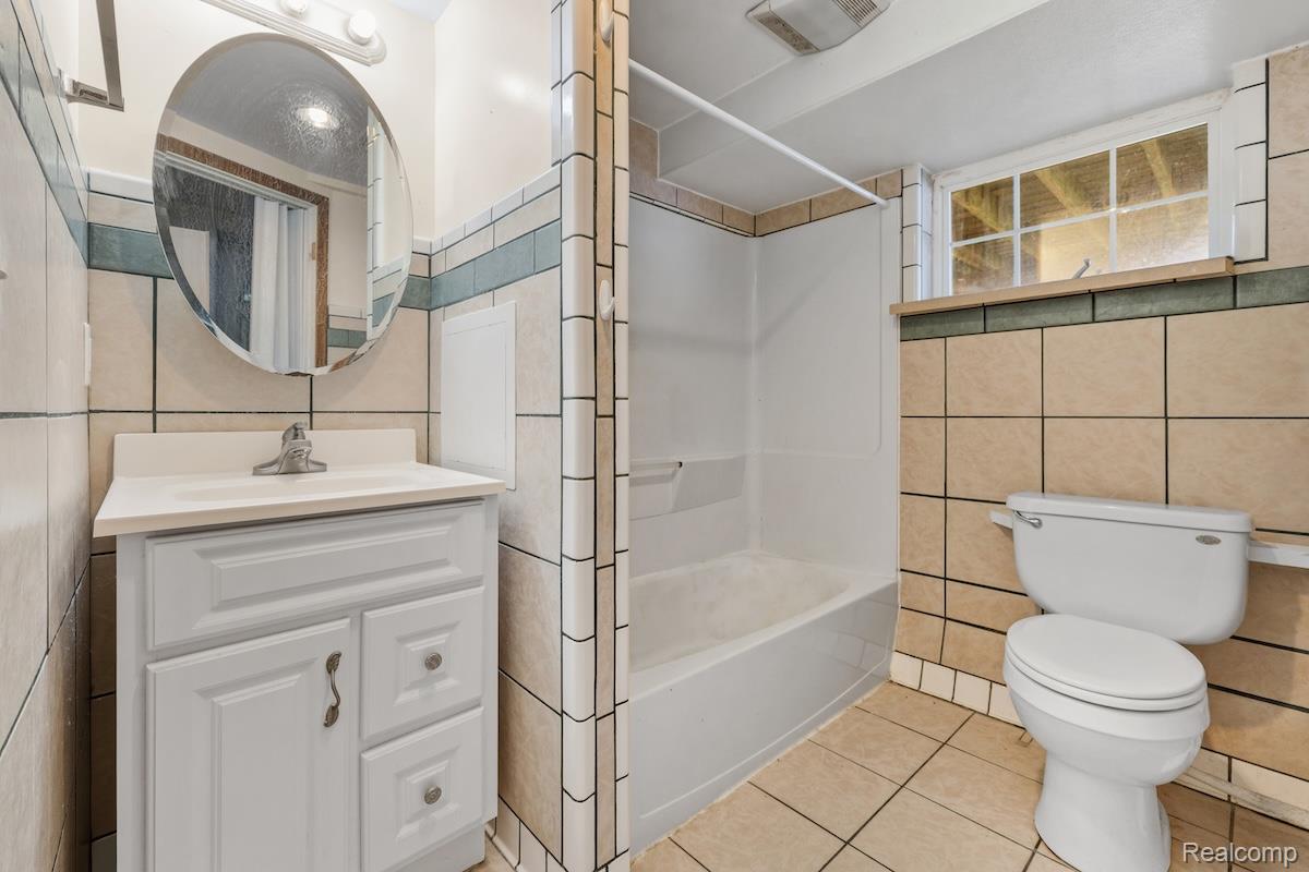 1821 Maxfield Road Property Photo 19
