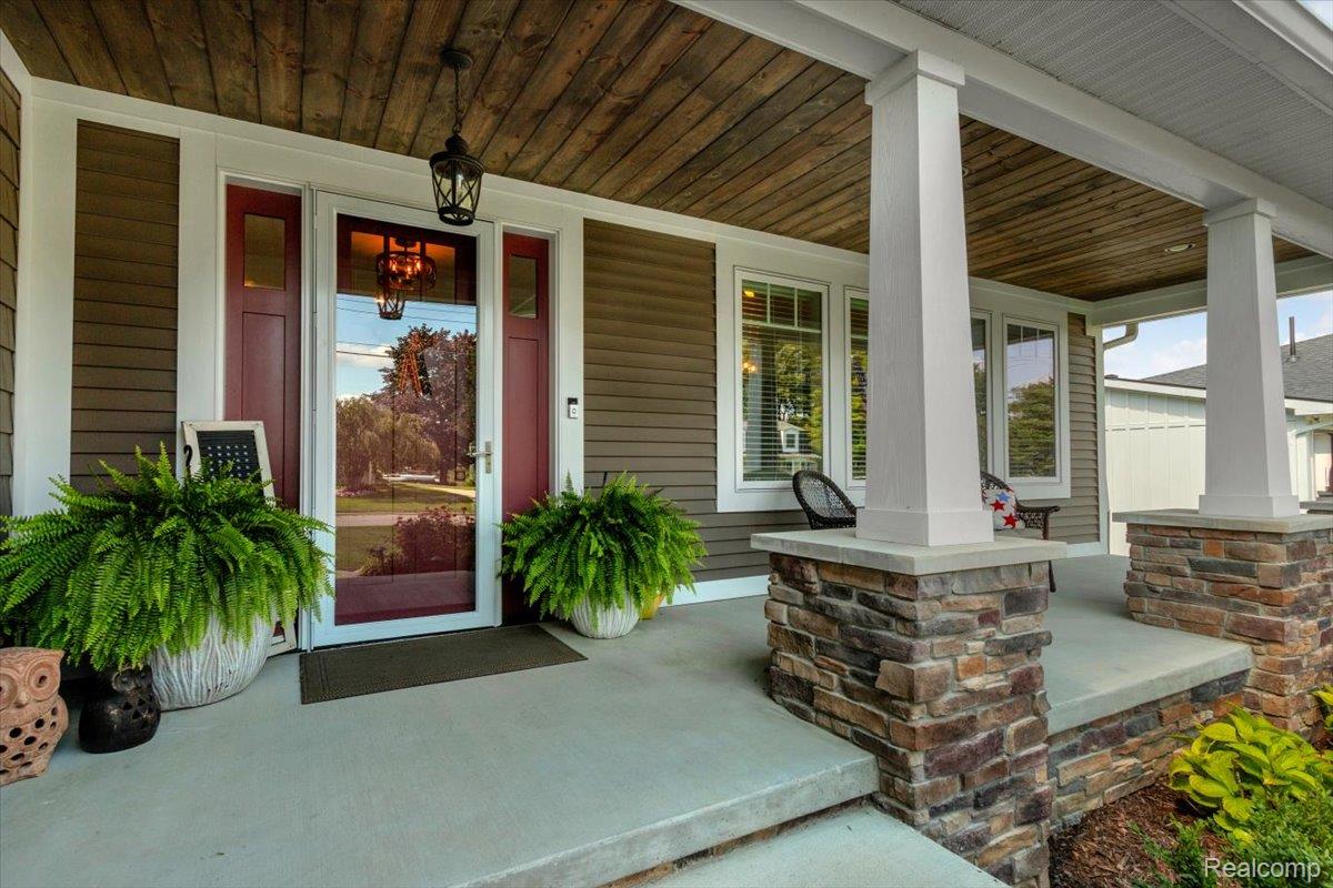 16128 Silvercrest Drive Property Photo 3