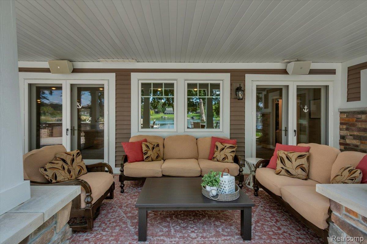 16128 Silvercrest Drive Property Photo 17