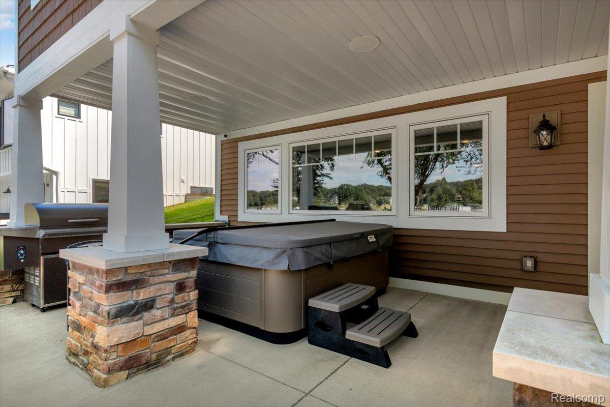 16128 Silvercrest Drive Property Photo 19