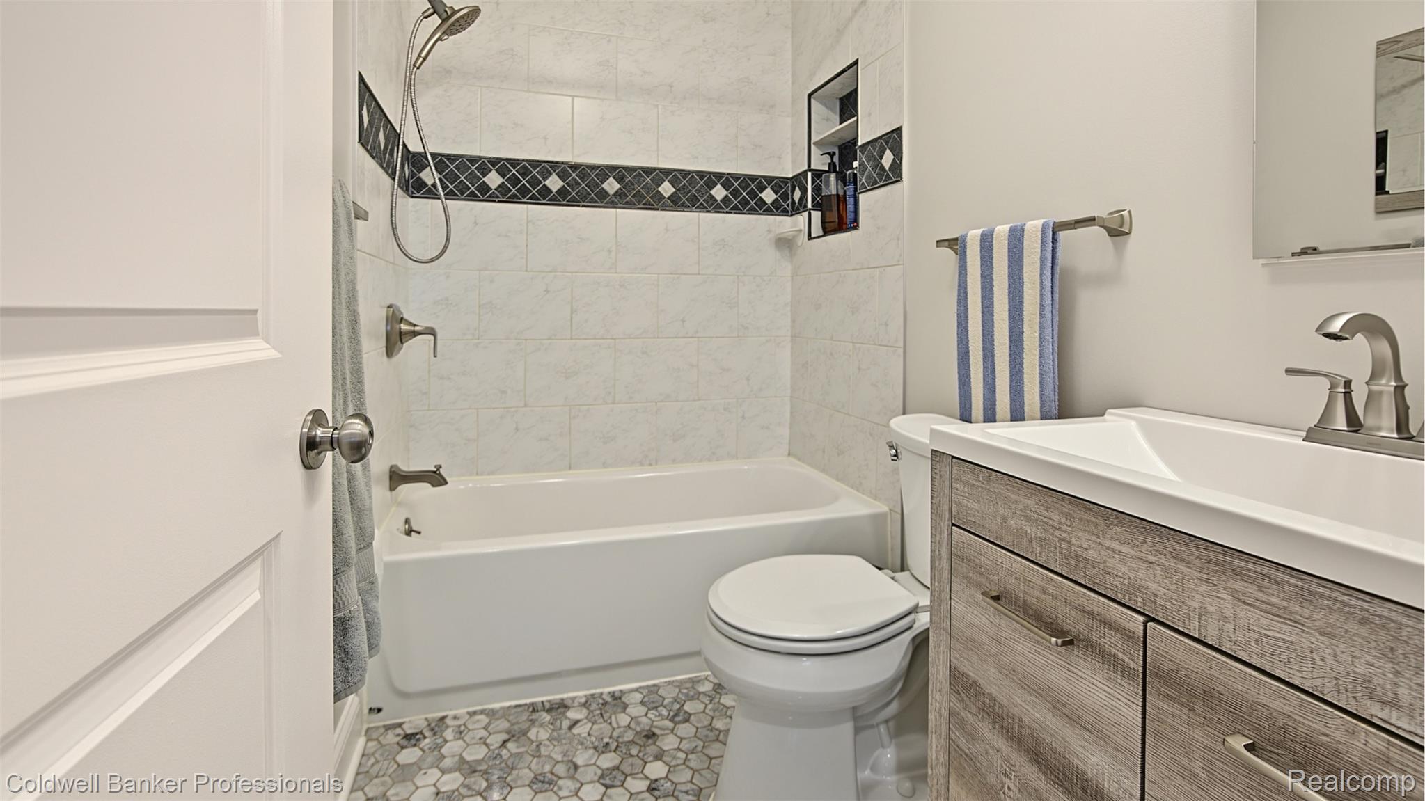626 Fairway Drive Property Photo 32