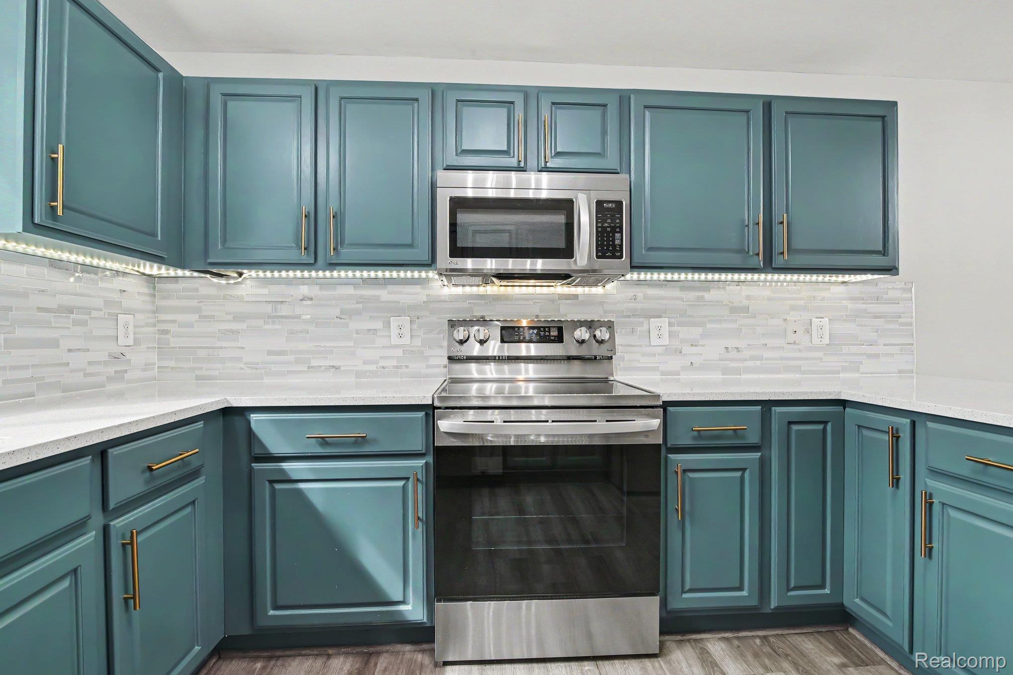 1111 Fountain View Circle Property Photo 13