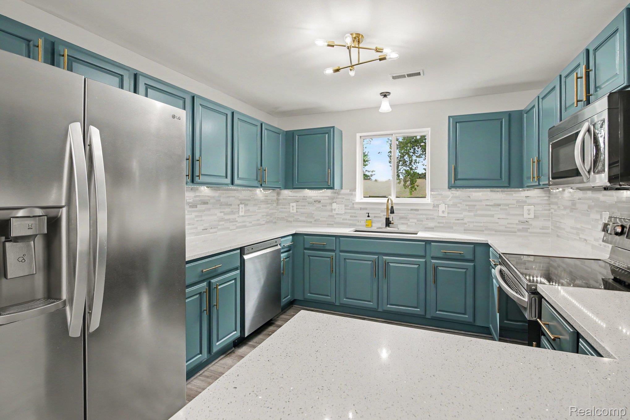 1111 Fountain View Circle Property Photo 14