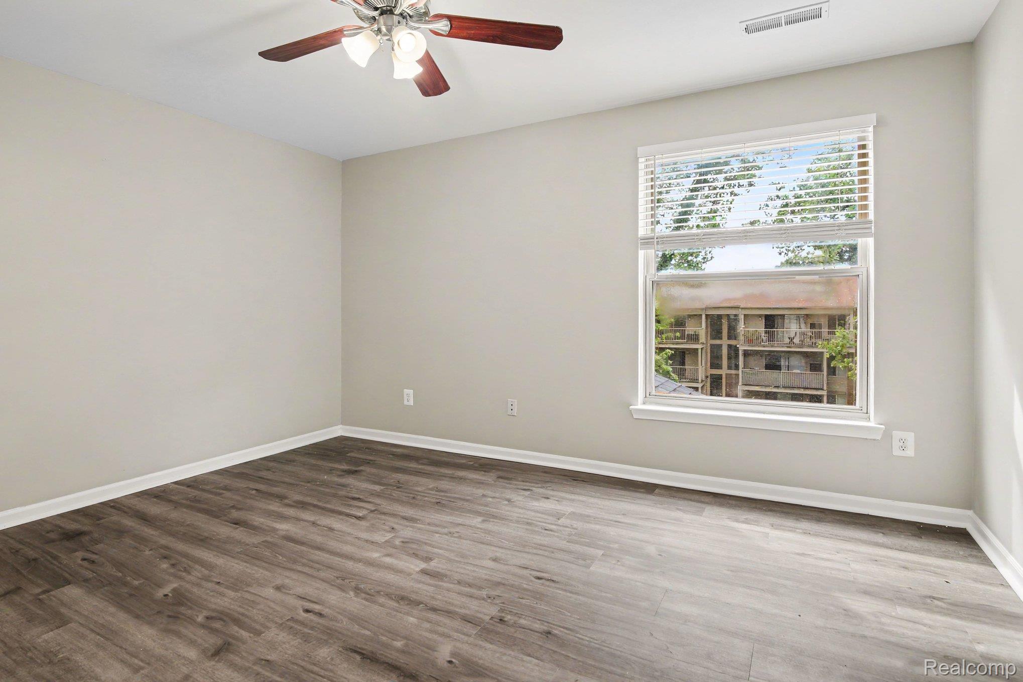 1111 Fountain View Circle Property Photo 15