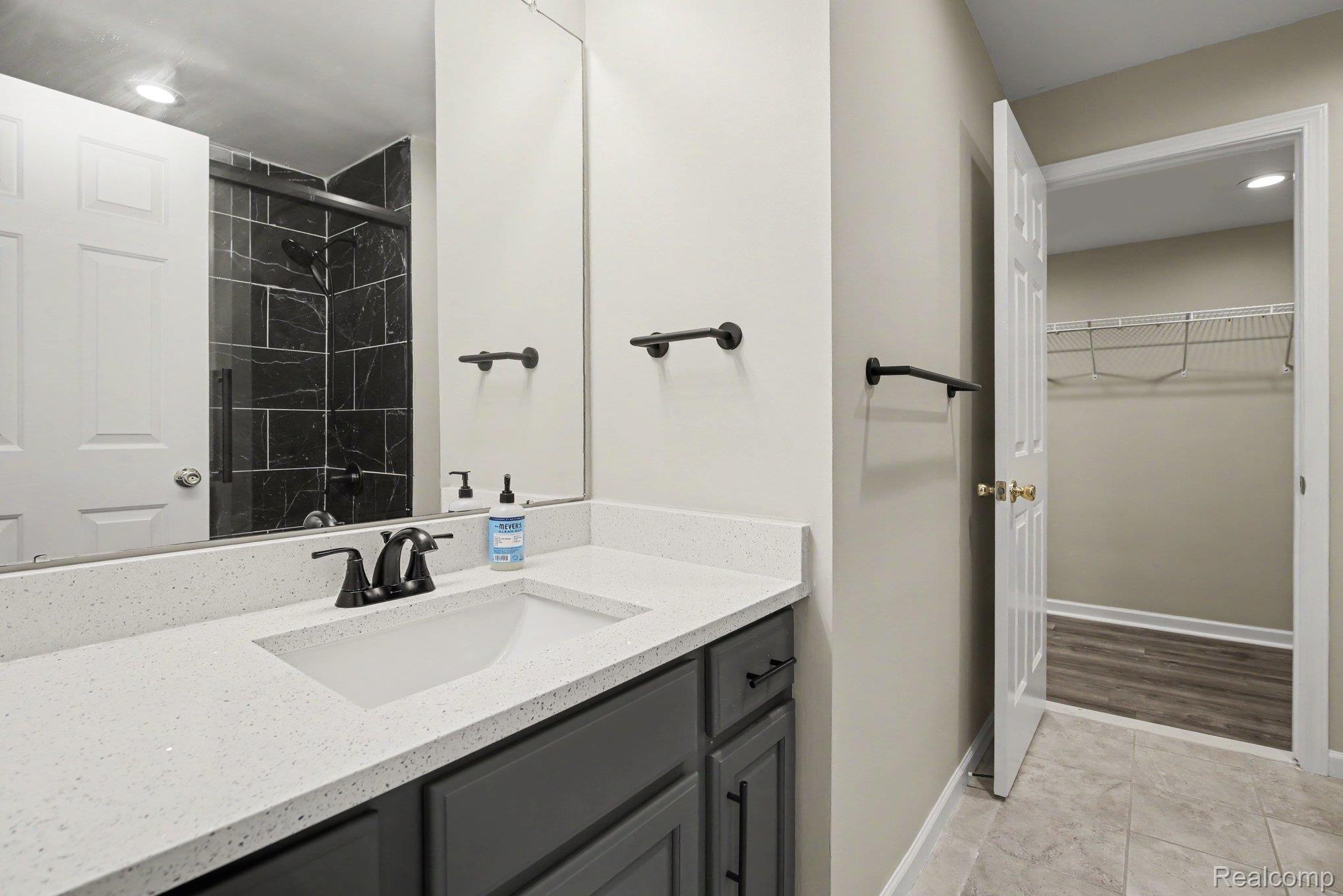 1111 Fountain View Circle Property Photo 19
