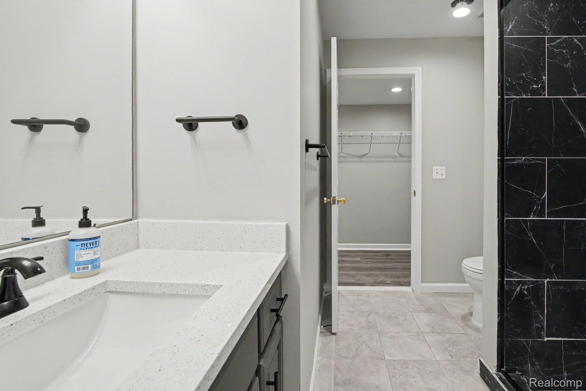 1111 Fountain View Circle Property Photo 20