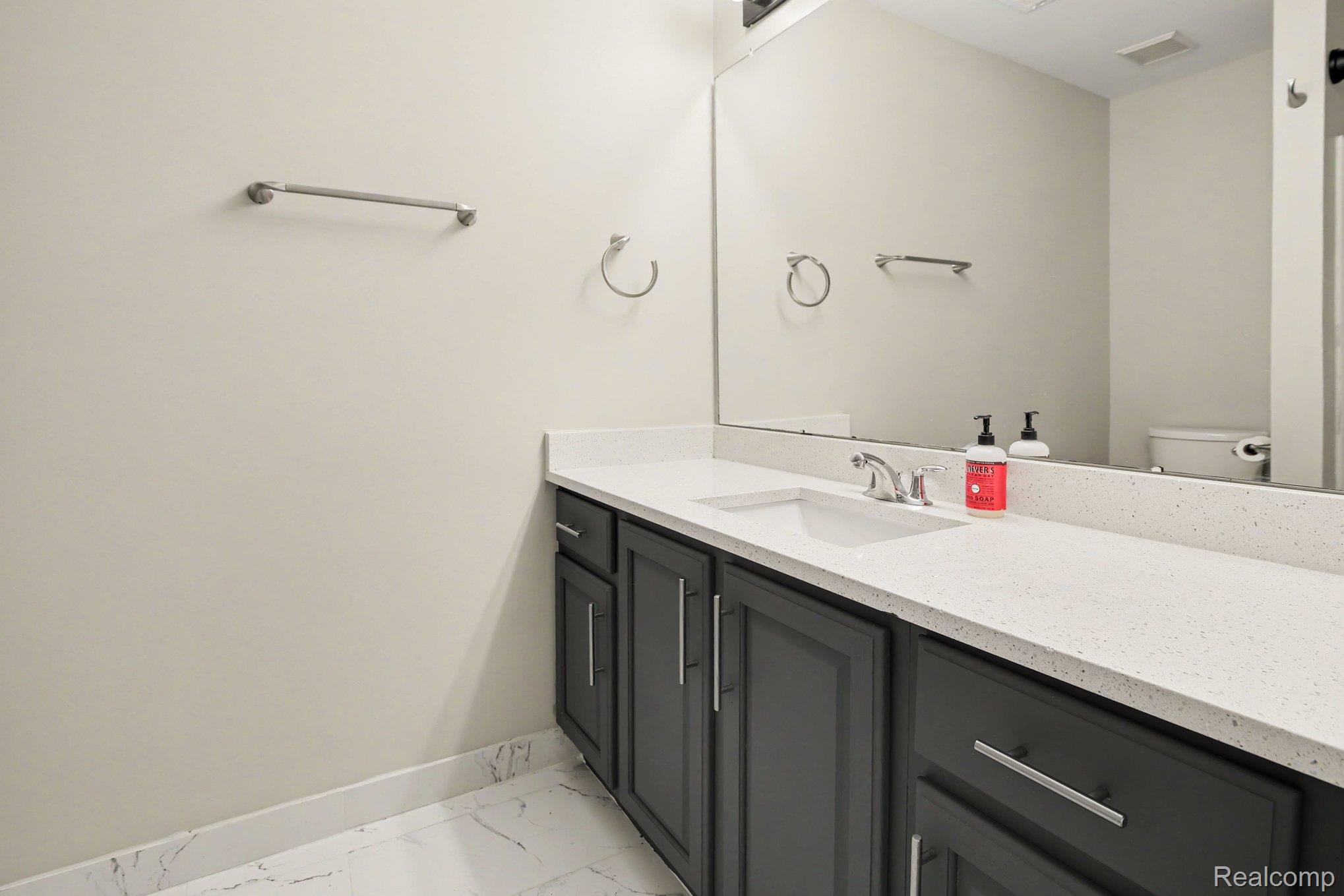 1111 Fountain View Circle Property Photo 24